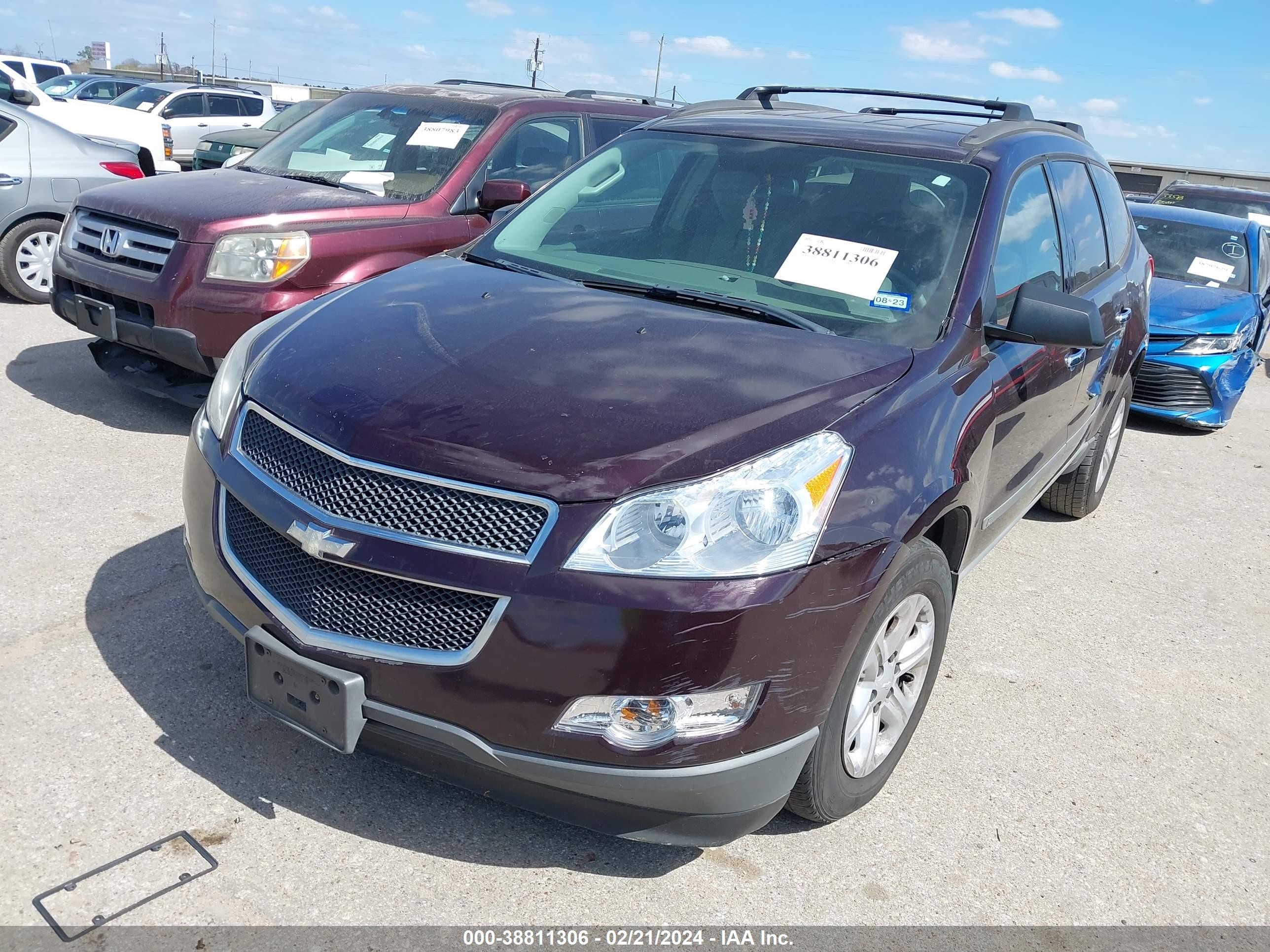 Photo 1 VIN: 1GNEV13DX9S133577 - CHEVROLET TRAVERSE 