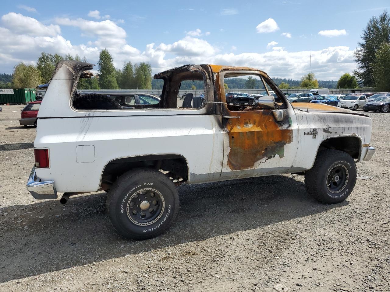 Photo 2 VIN: 1GNEV18K2JF182048 - CHEVROLET BLAZER 