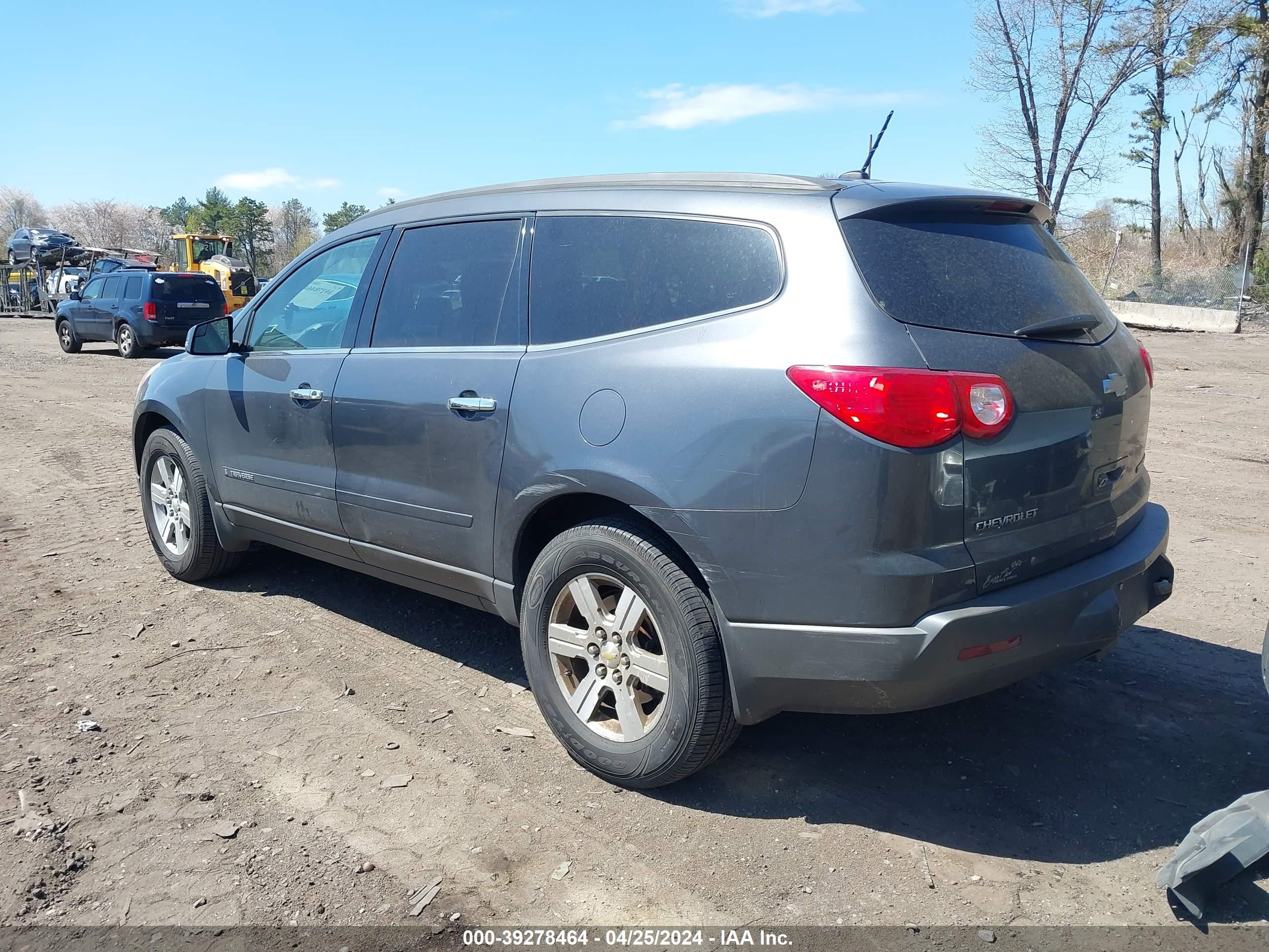 Photo 2 VIN: 1GNEV23D49S161025 - CHEVROLET TRAVERSE 