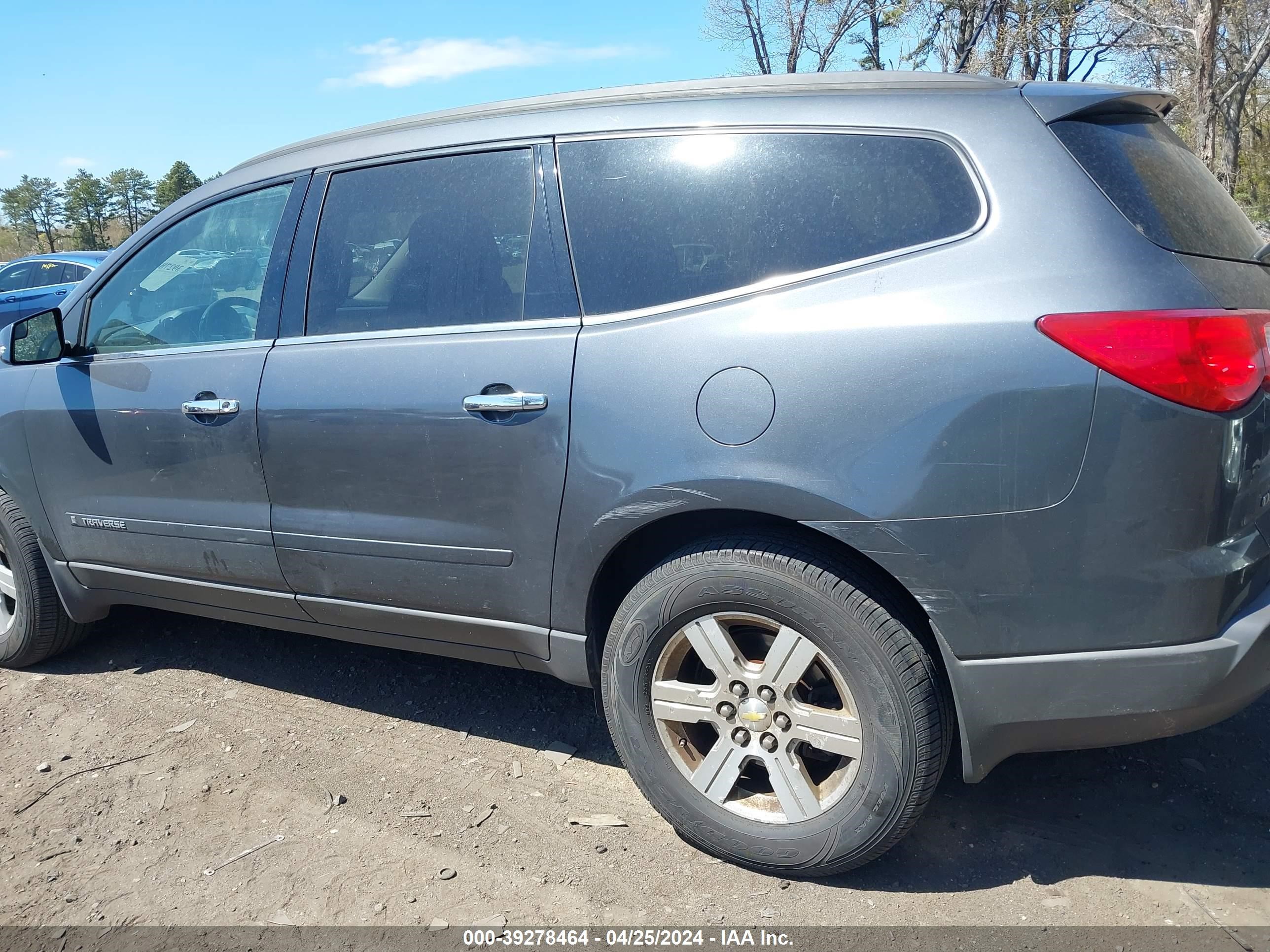 Photo 5 VIN: 1GNEV23D49S161025 - CHEVROLET TRAVERSE 