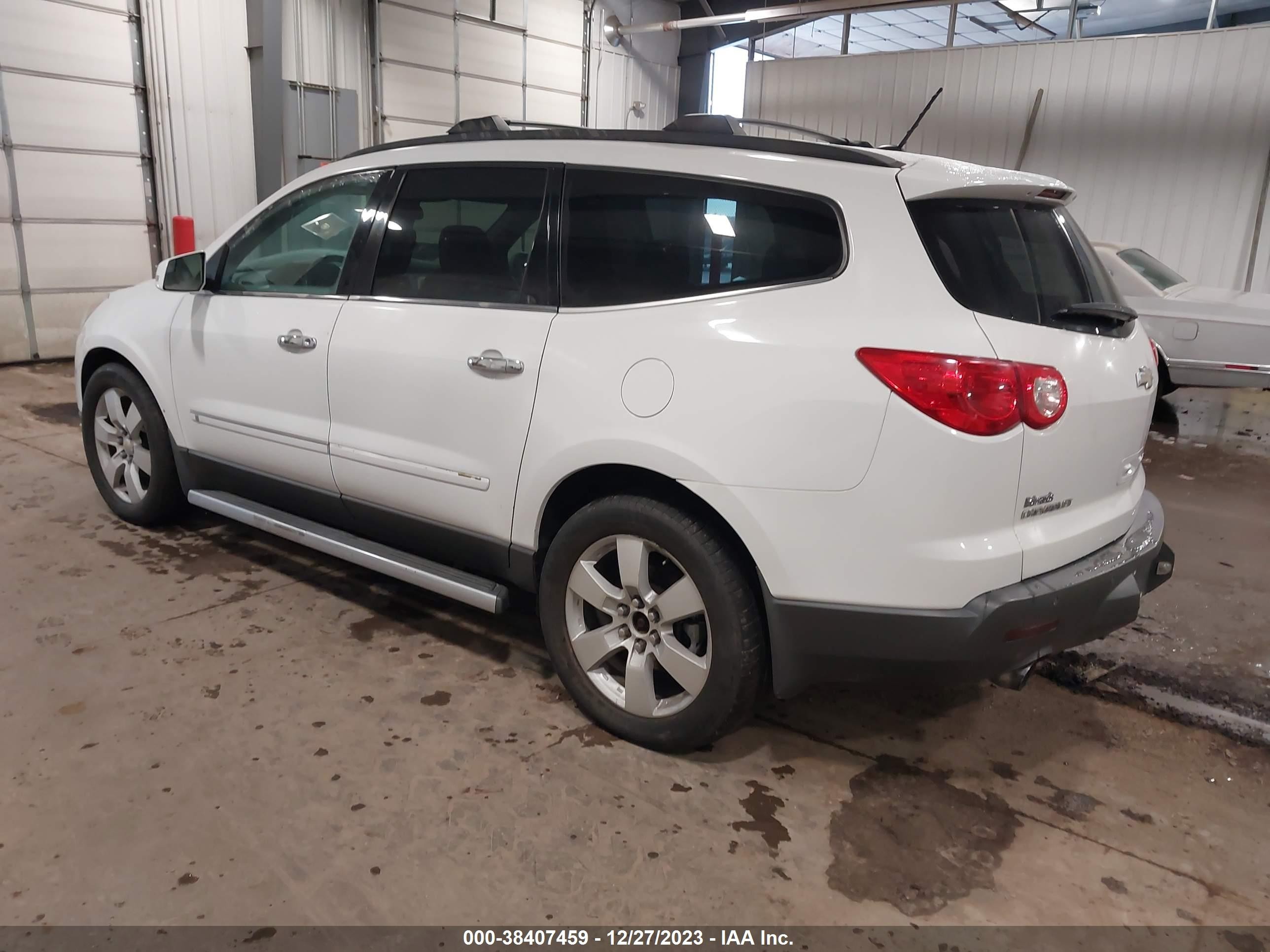 Photo 2 VIN: 1GNEV33D39S108452 - CHEVROLET TRAVERSE 