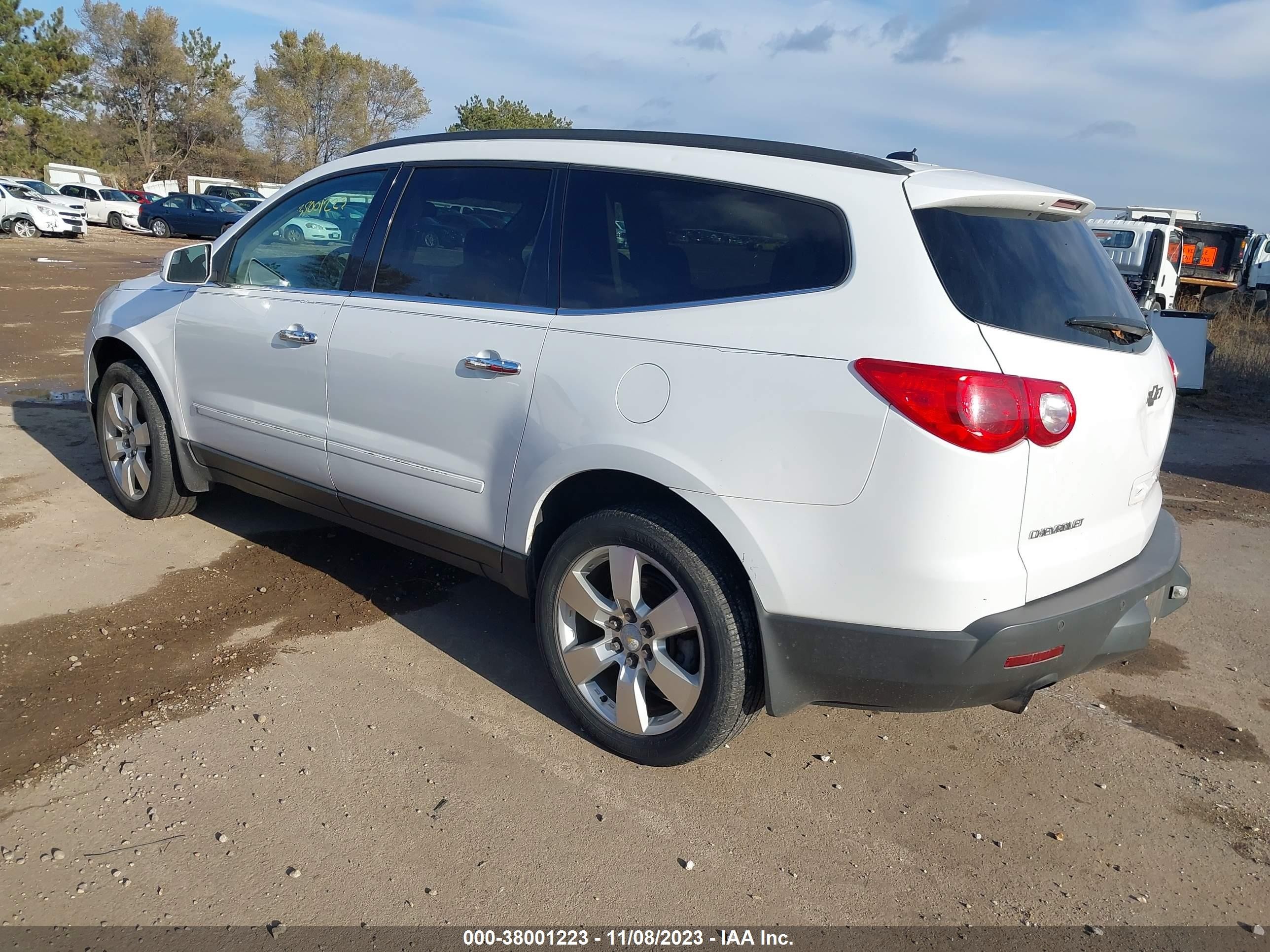 Photo 2 VIN: 1GNEV33D49S103325 - CHEVROLET TRAVERSE 