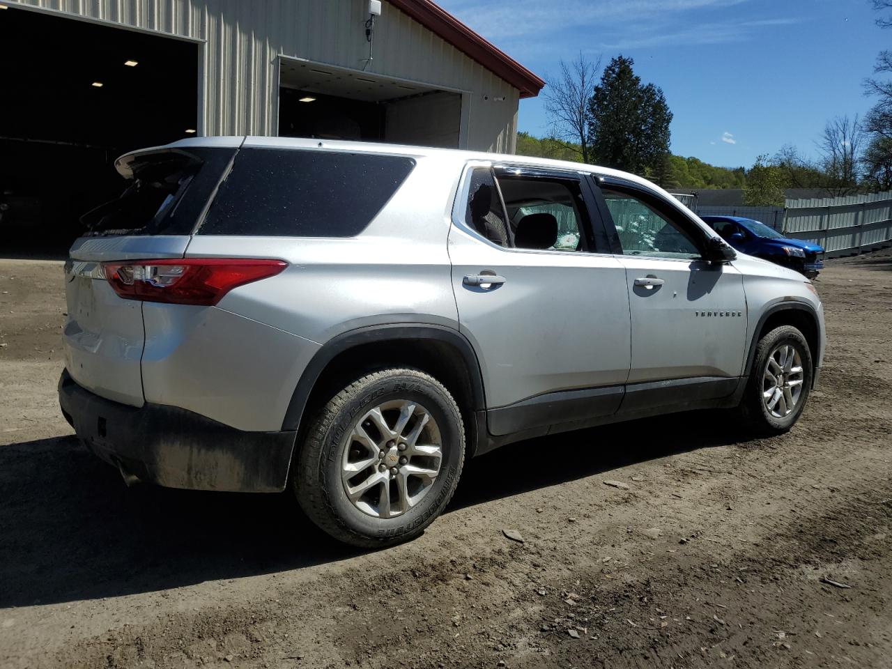 Photo 2 VIN: 1GNEVFFK6JJ118326 - CHEVROLET TRAVERSE 