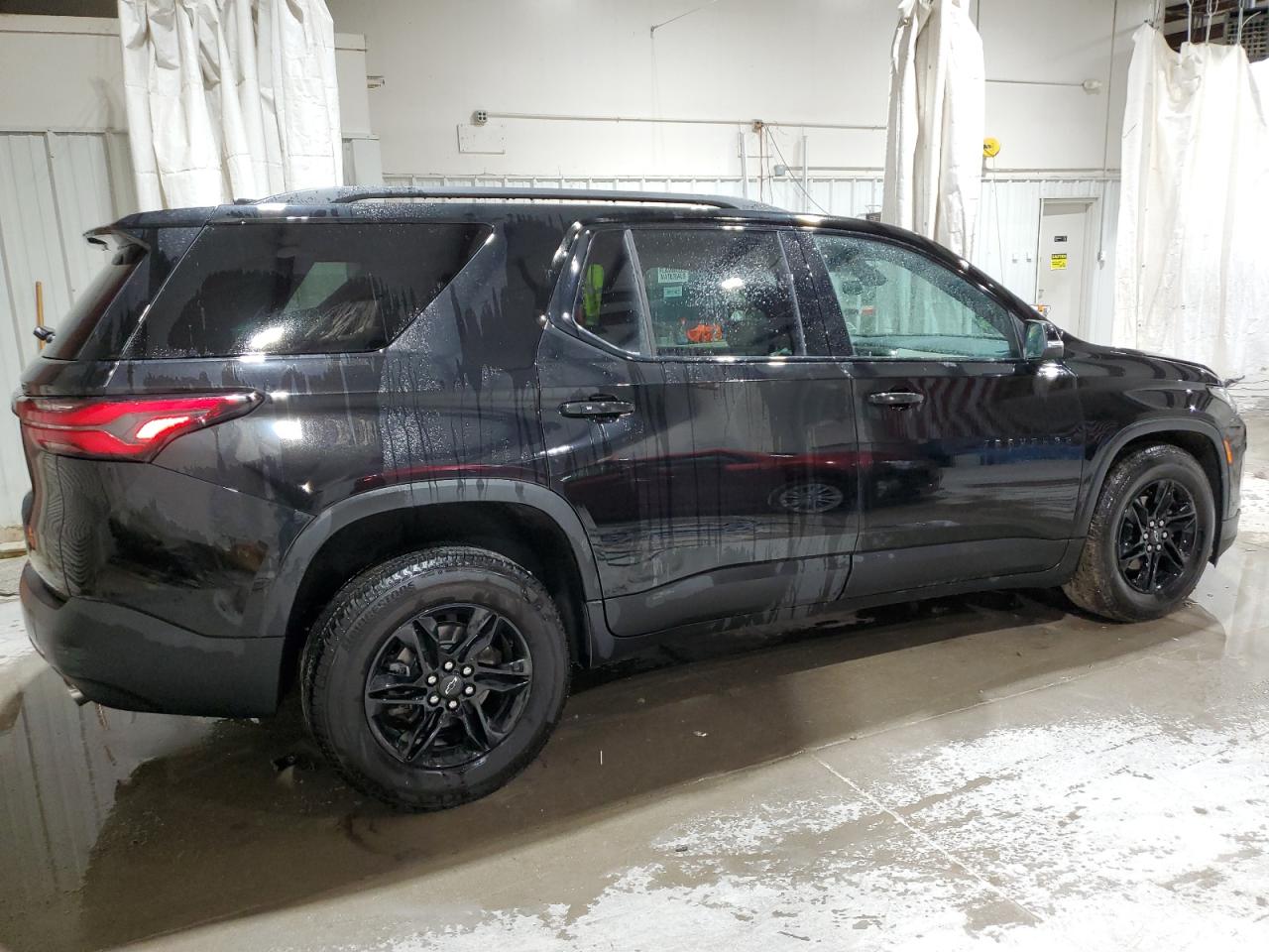 Photo 2 VIN: 1GNEVFKW0PJ285323 - CHEVROLET TRAVERSE 