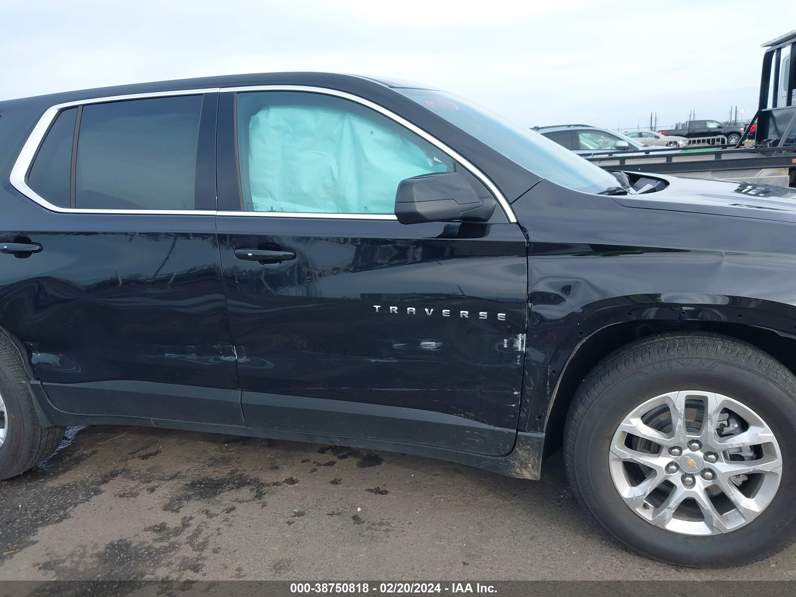 Photo 12 VIN: 1GNEVFKW5PJ240510 - CHEVROLET TRAVERSE 