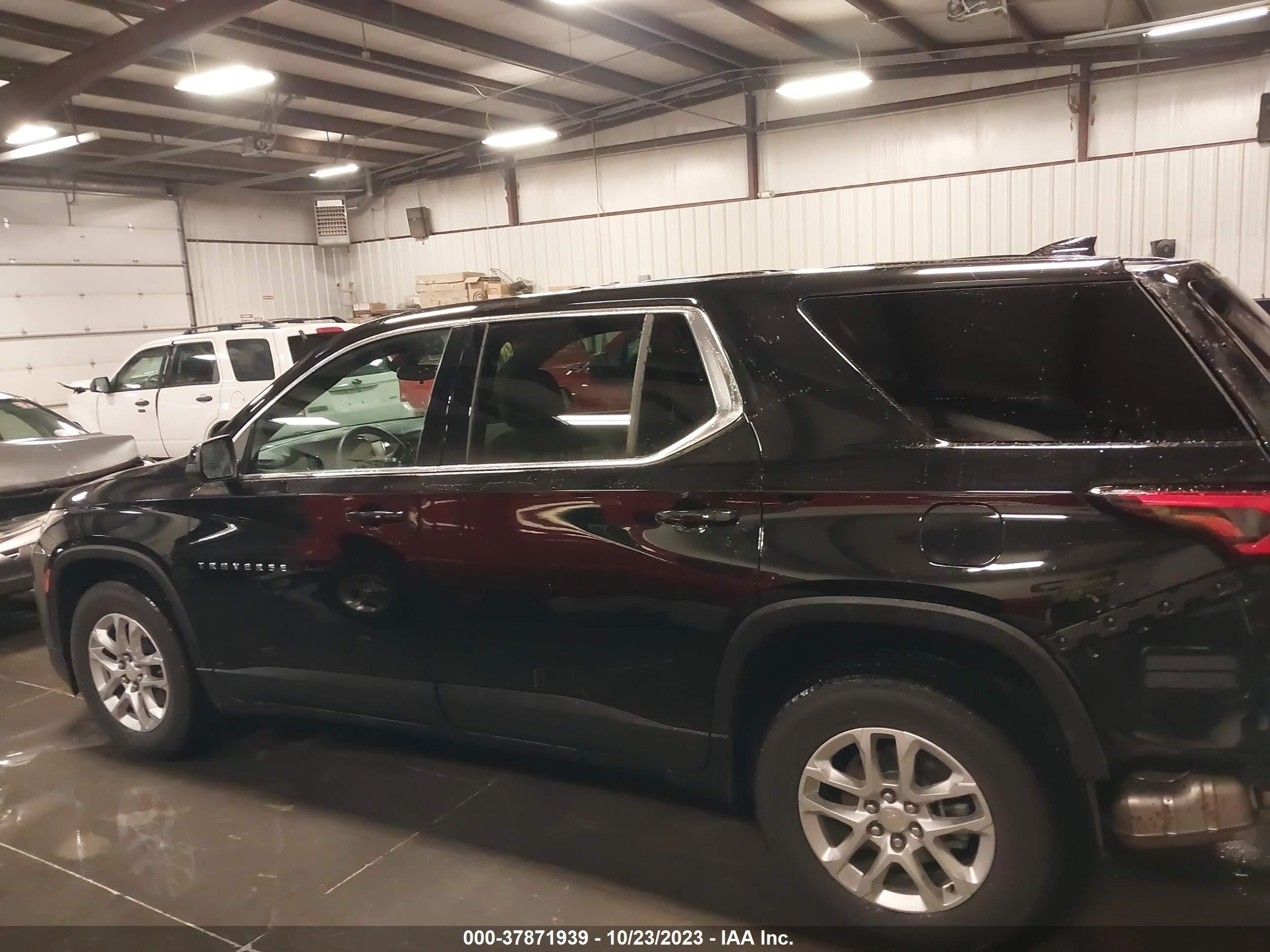 Photo 14 VIN: 1GNEVFKW6NJ117960 - CHEVROLET TRAVERSE 