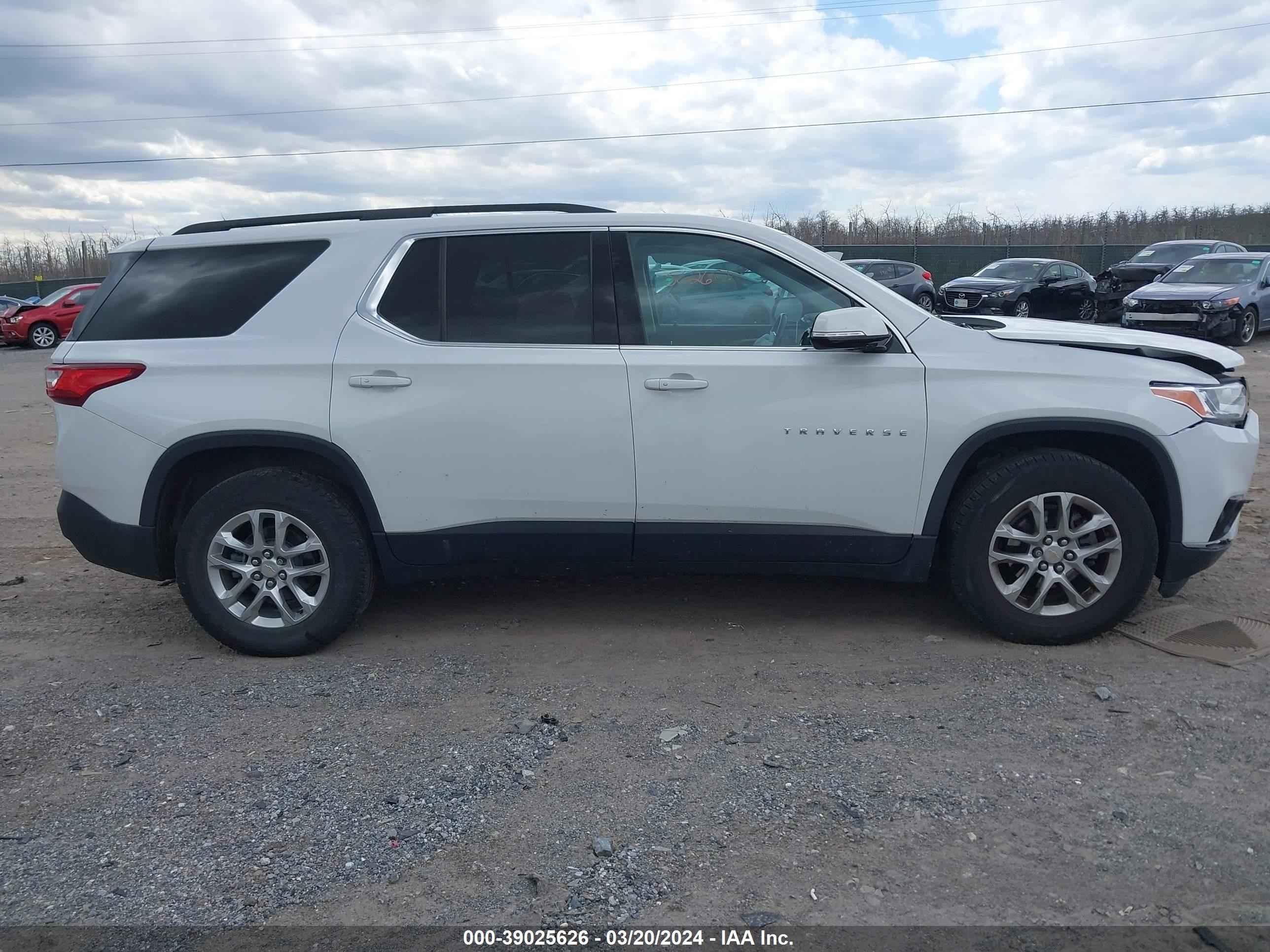 Photo 12 VIN: 1GNEVGKW1KJ248182 - CHEVROLET TRAVERSE 