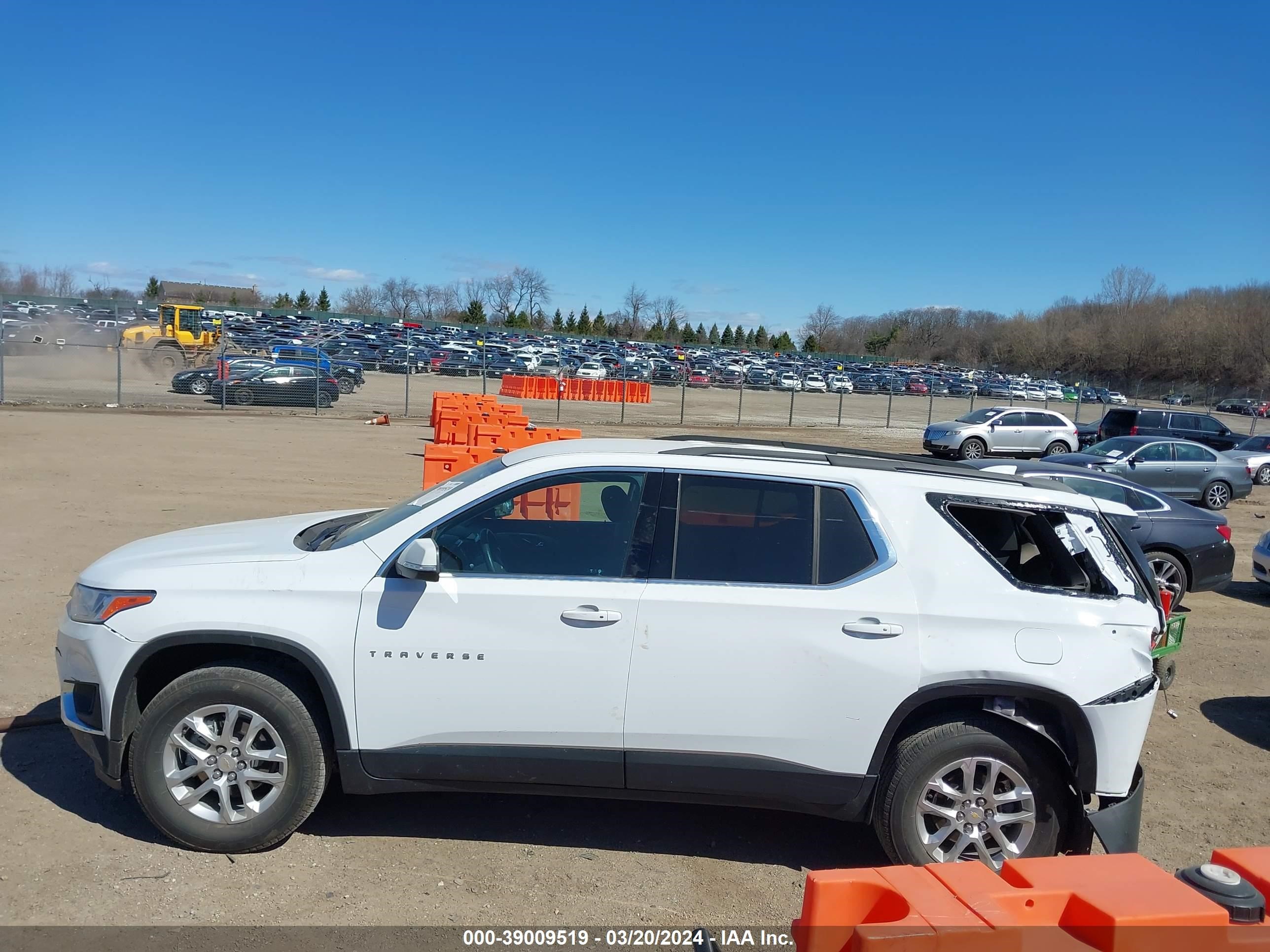 Photo 13 VIN: 1GNEVGKW5MJ272276 - CHEVROLET TRAVERSE 