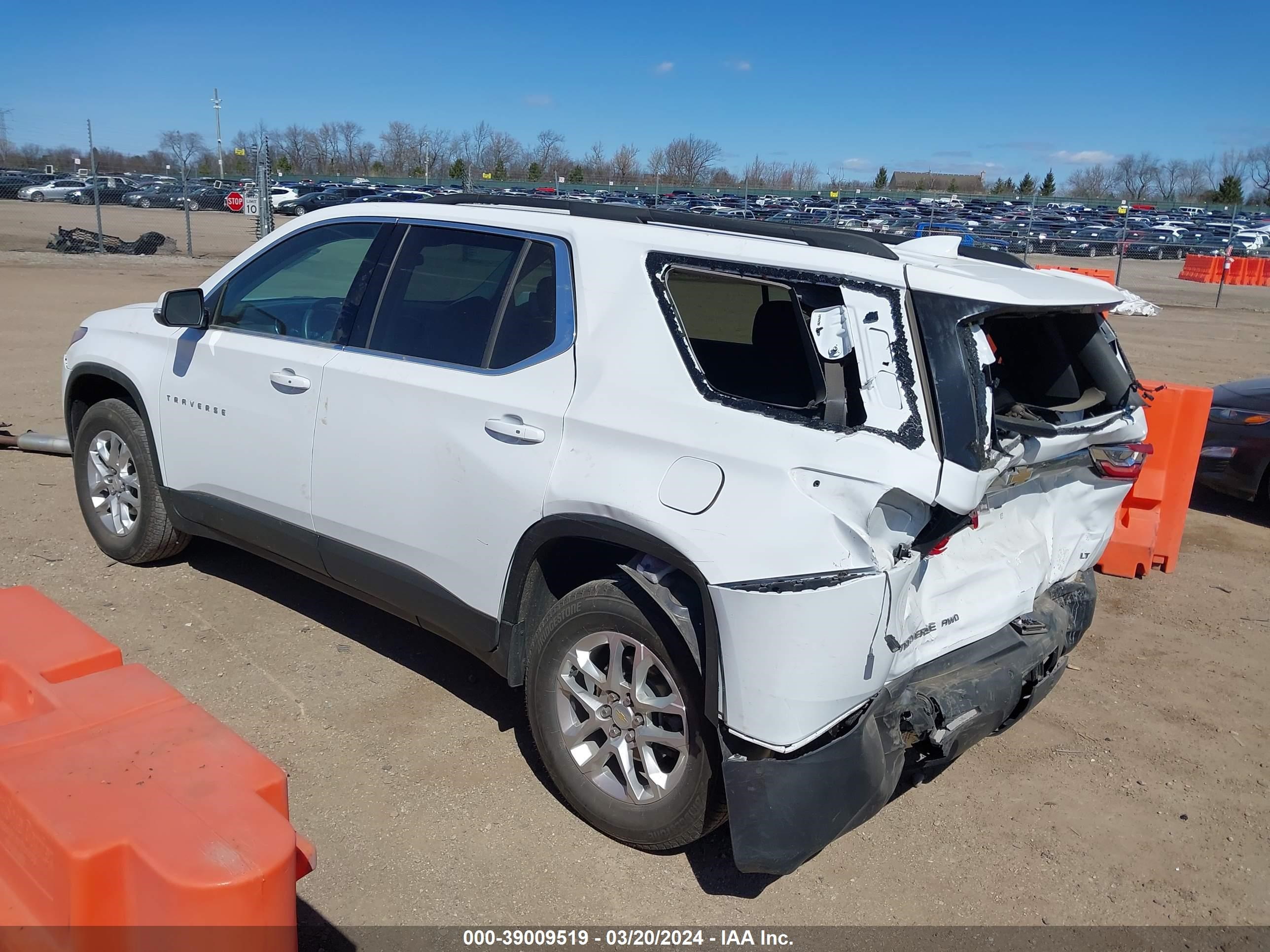 Photo 2 VIN: 1GNEVGKW5MJ272276 - CHEVROLET TRAVERSE 