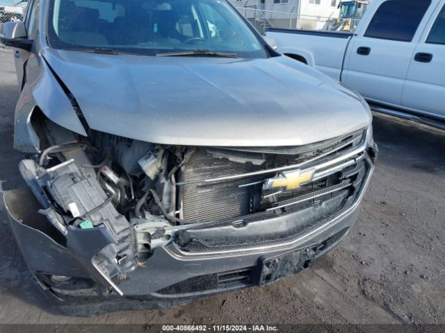 Photo 5 VIN: 1GNEVGKW6JJ180993 - CHEVROLET TRAVERSE 