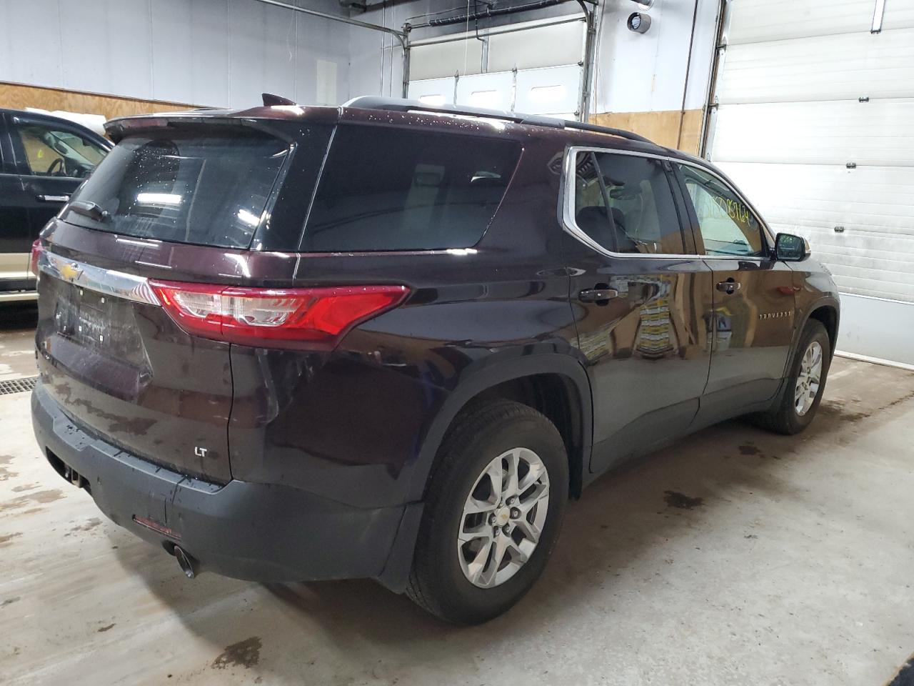 Photo 2 VIN: 1GNEVGKWXLJ248523 - CHEVROLET TRAVERSE 