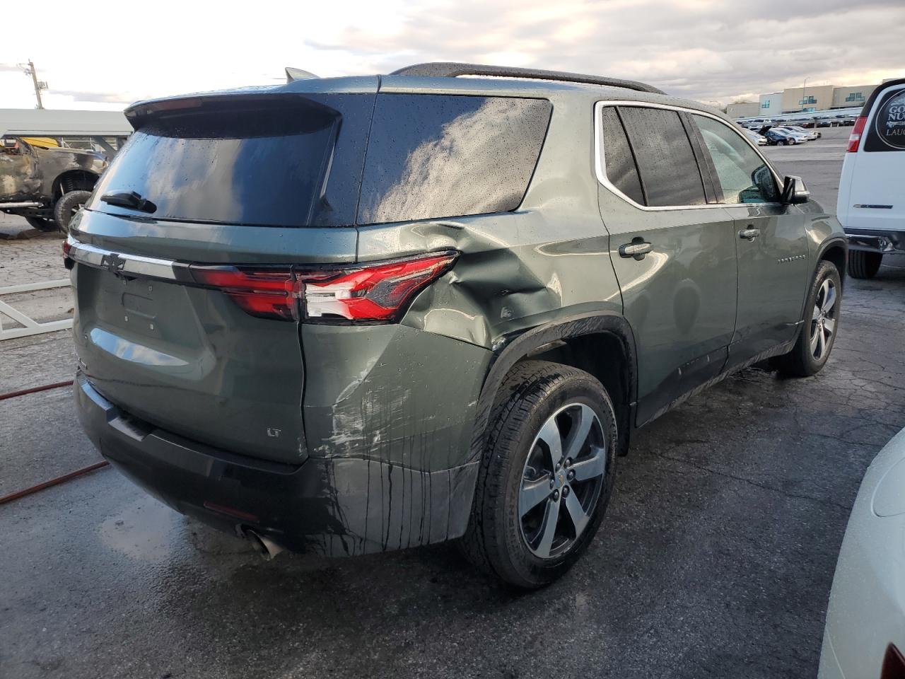 Photo 2 VIN: 1GNEVHKW0PJ237977 - CHEVROLET TRAVERSE 