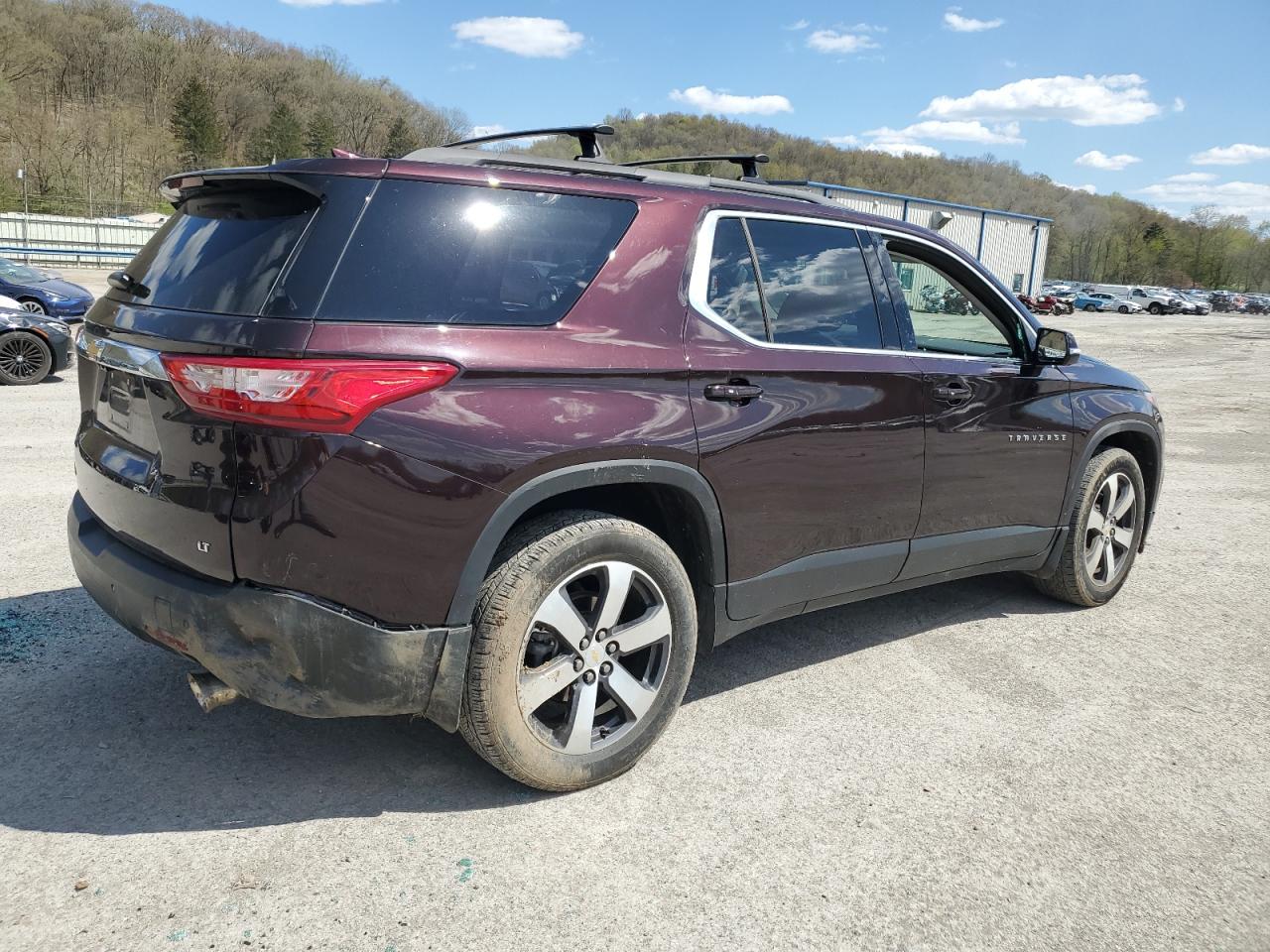 Photo 2 VIN: 1GNEVHKW2LJ184452 - CHEVROLET TRAVERSE 