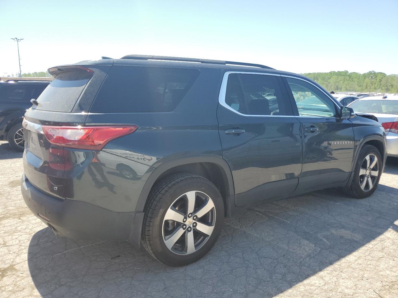 Photo 3 VIN: 1GNEVHKW4KJ296281 - CHEVROLET TRAVERSE 