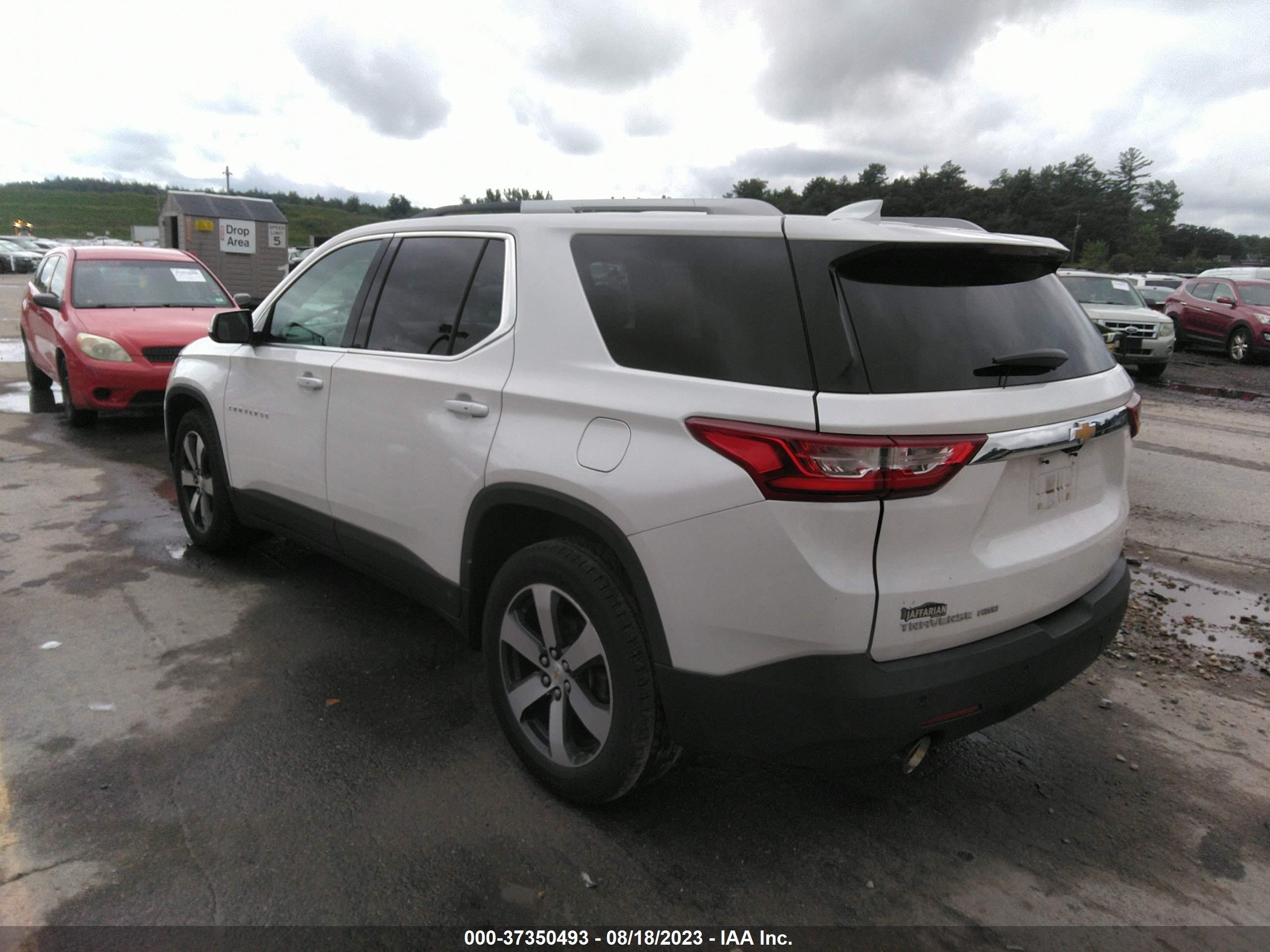 Photo 2 VIN: 1GNEVHKW5JJ129622 - CHEVROLET TRAVERSE 