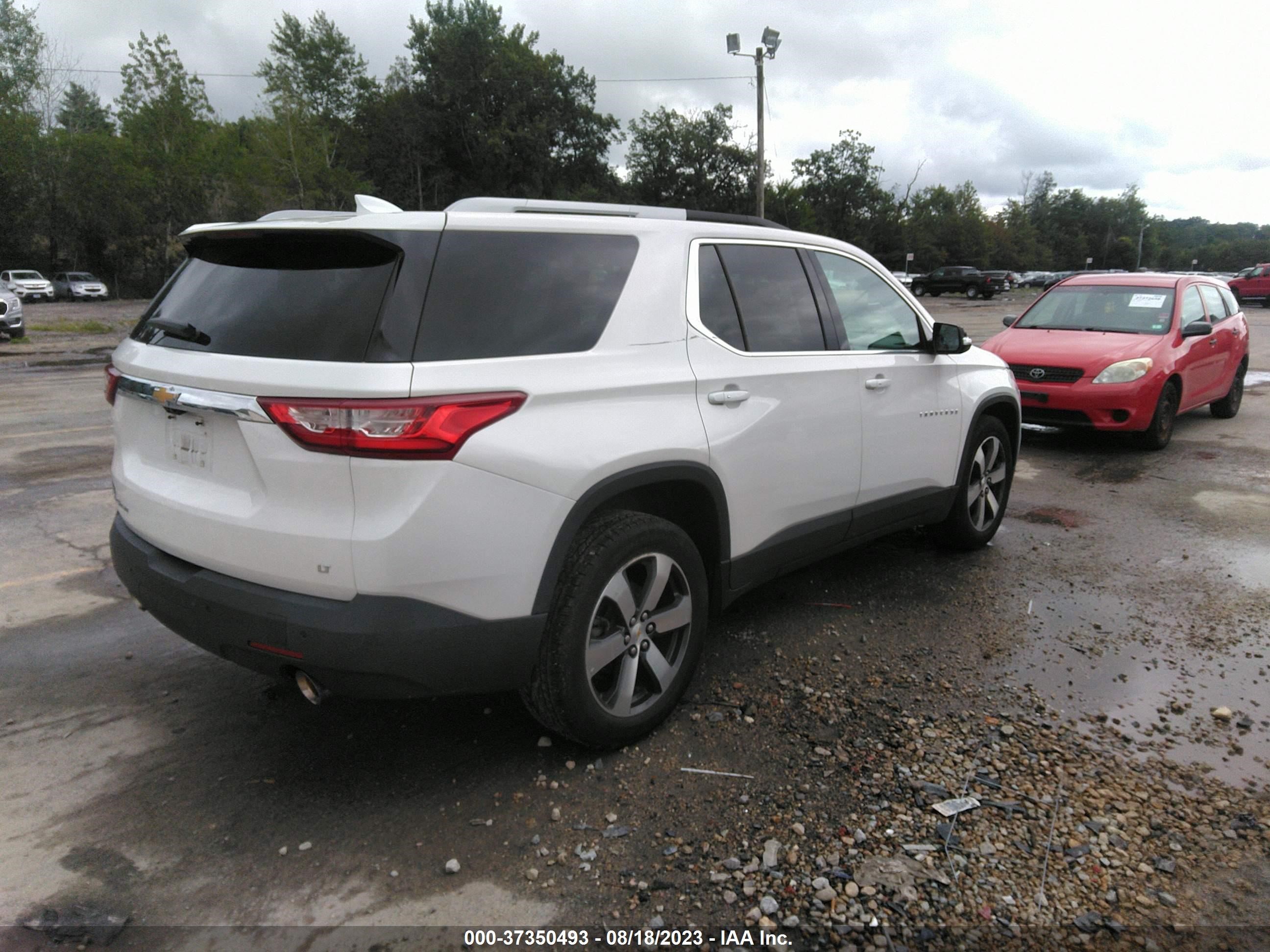 Photo 3 VIN: 1GNEVHKW5JJ129622 - CHEVROLET TRAVERSE 