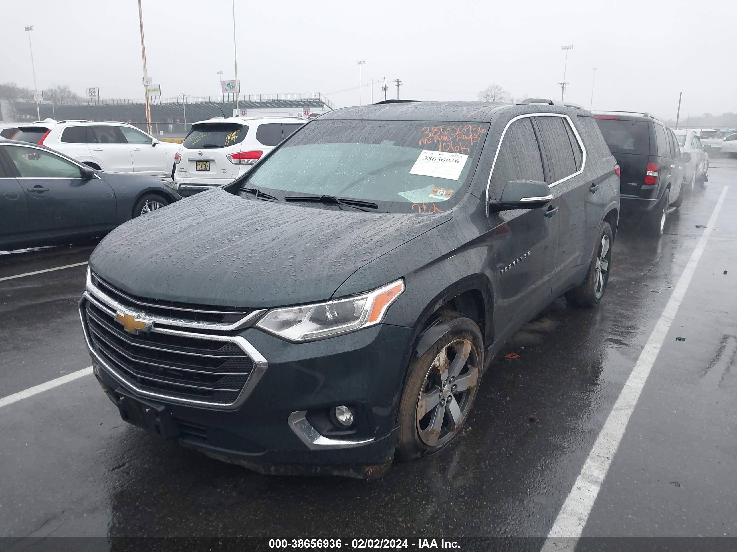 Photo 1 VIN: 1GNEVHKW5JJ159414 - CHEVROLET TRAVERSE 