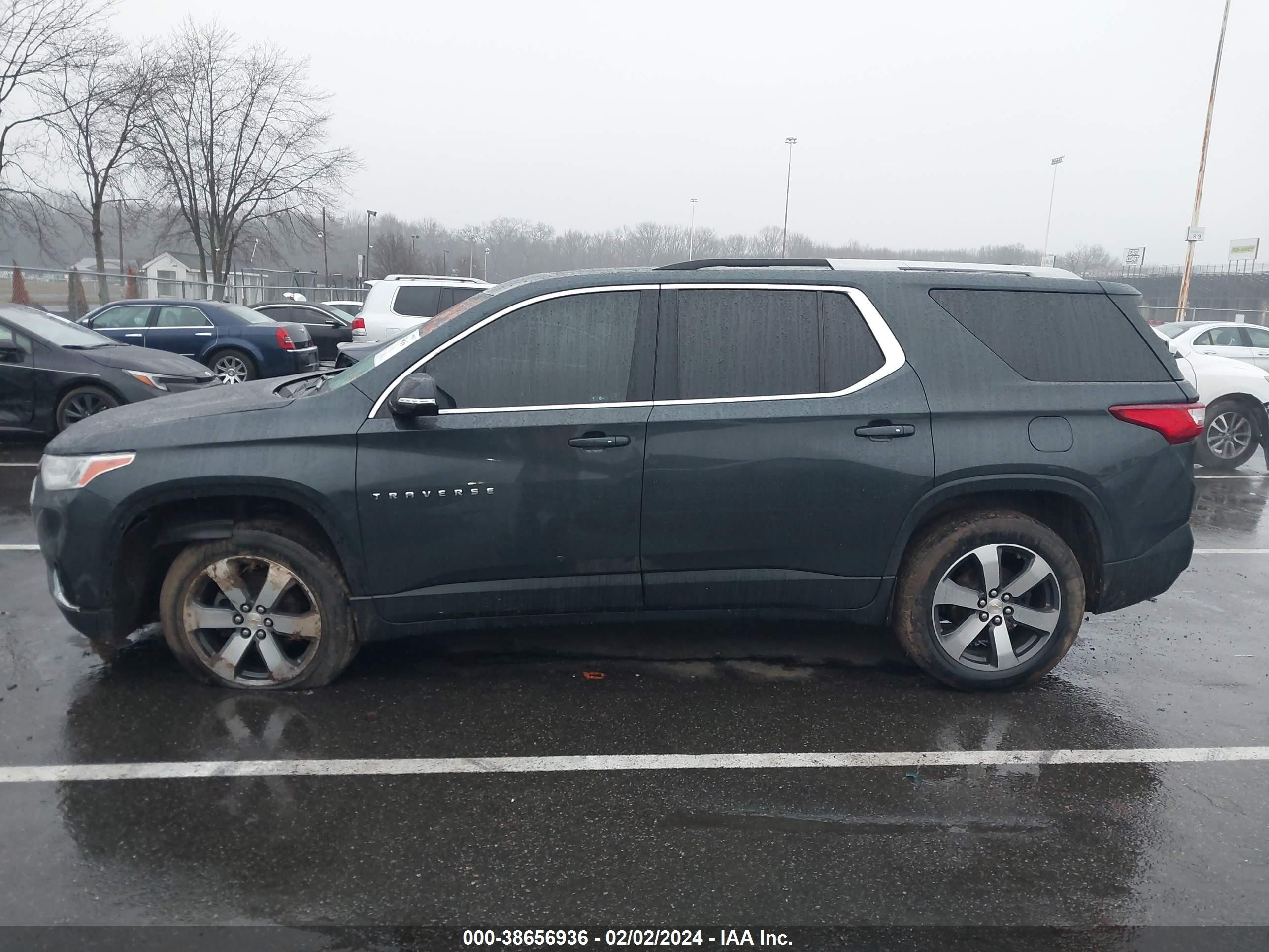 Photo 13 VIN: 1GNEVHKW5JJ159414 - CHEVROLET TRAVERSE 