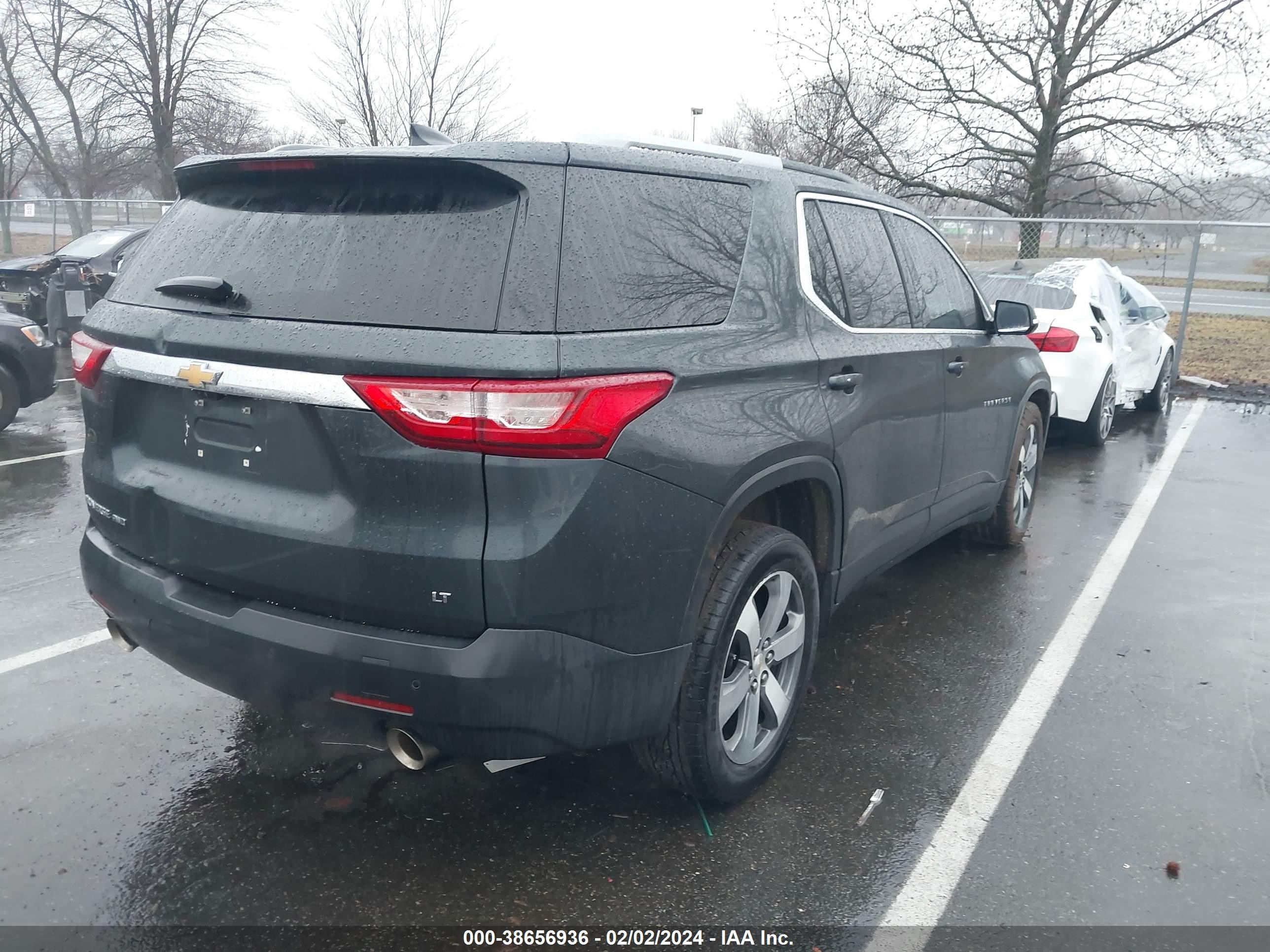 Photo 3 VIN: 1GNEVHKW5JJ159414 - CHEVROLET TRAVERSE 