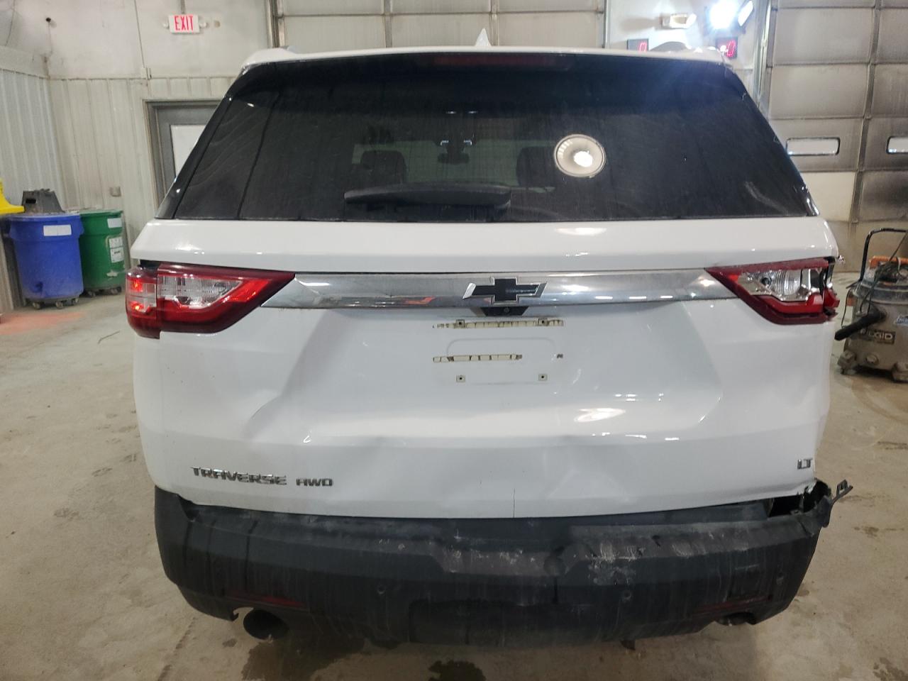 Photo 5 VIN: 1GNEVHKW6JJ201220 - CHEVROLET TRAVERSE 