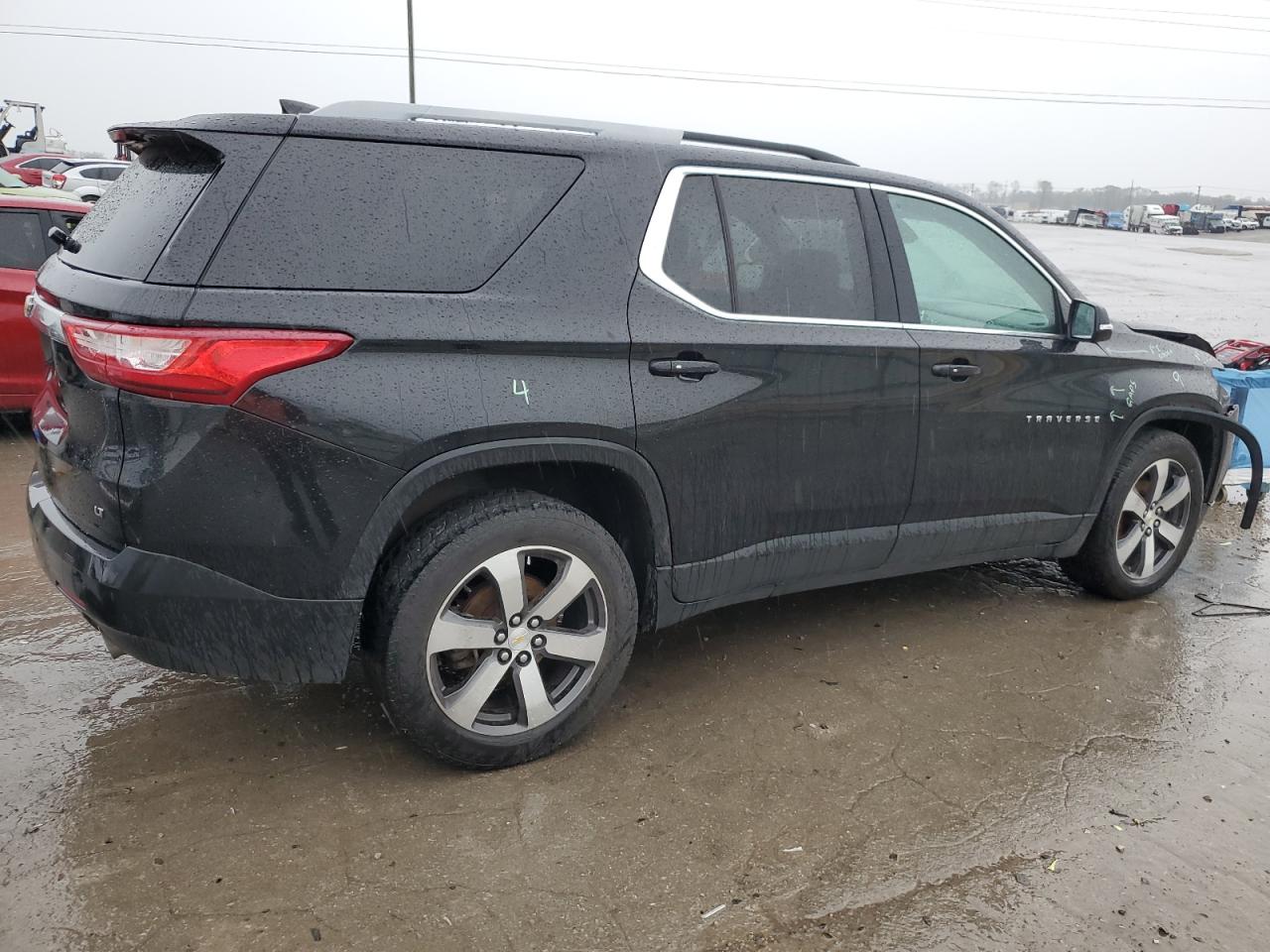 Photo 2 VIN: 1GNEVHKW6JJ205994 - CHEVROLET TRAVERSE 