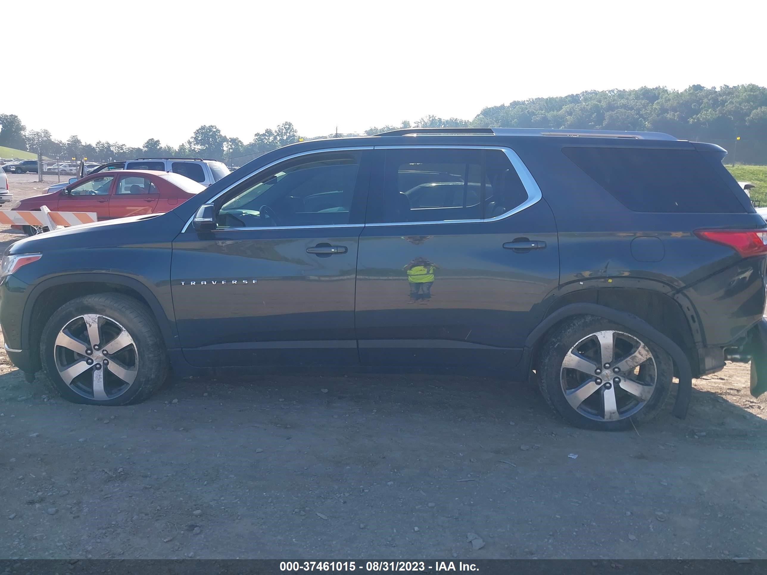 Photo 13 VIN: 1GNEVHKW6JJ213299 - CHEVROLET TRAVERSE 