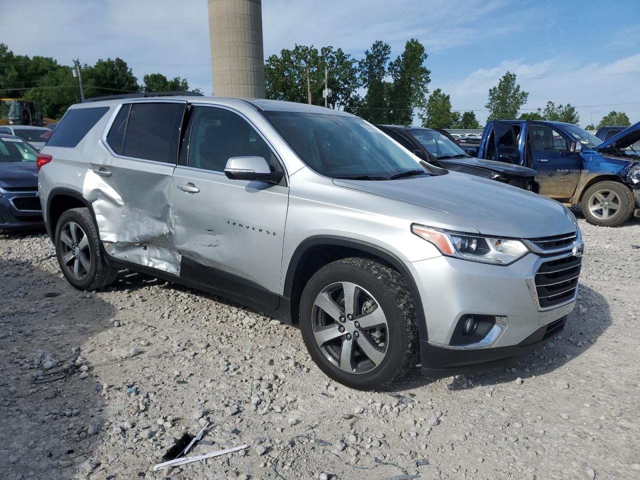 Photo 3 VIN: 1GNEVHKW6MJ233430 - CHEVROLET TRAVERSE 