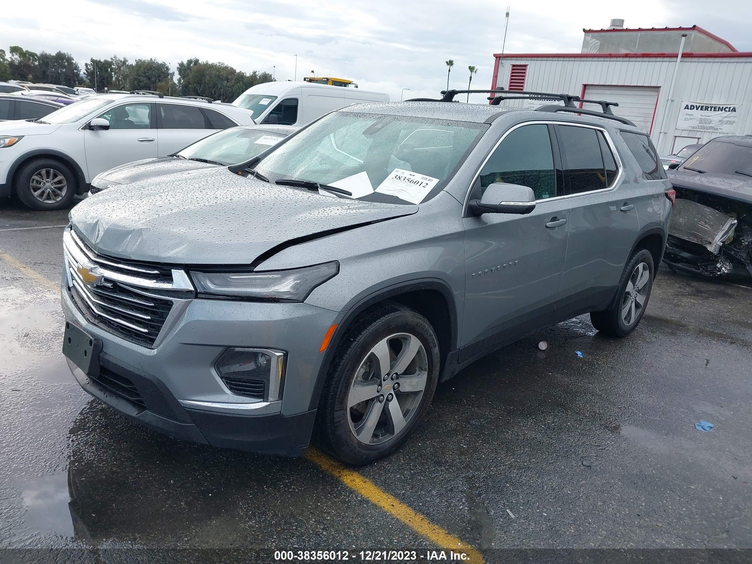 Photo 2 VIN: 1GNEVHKW6PJ154103 - CHEVROLET TRAVERSE 