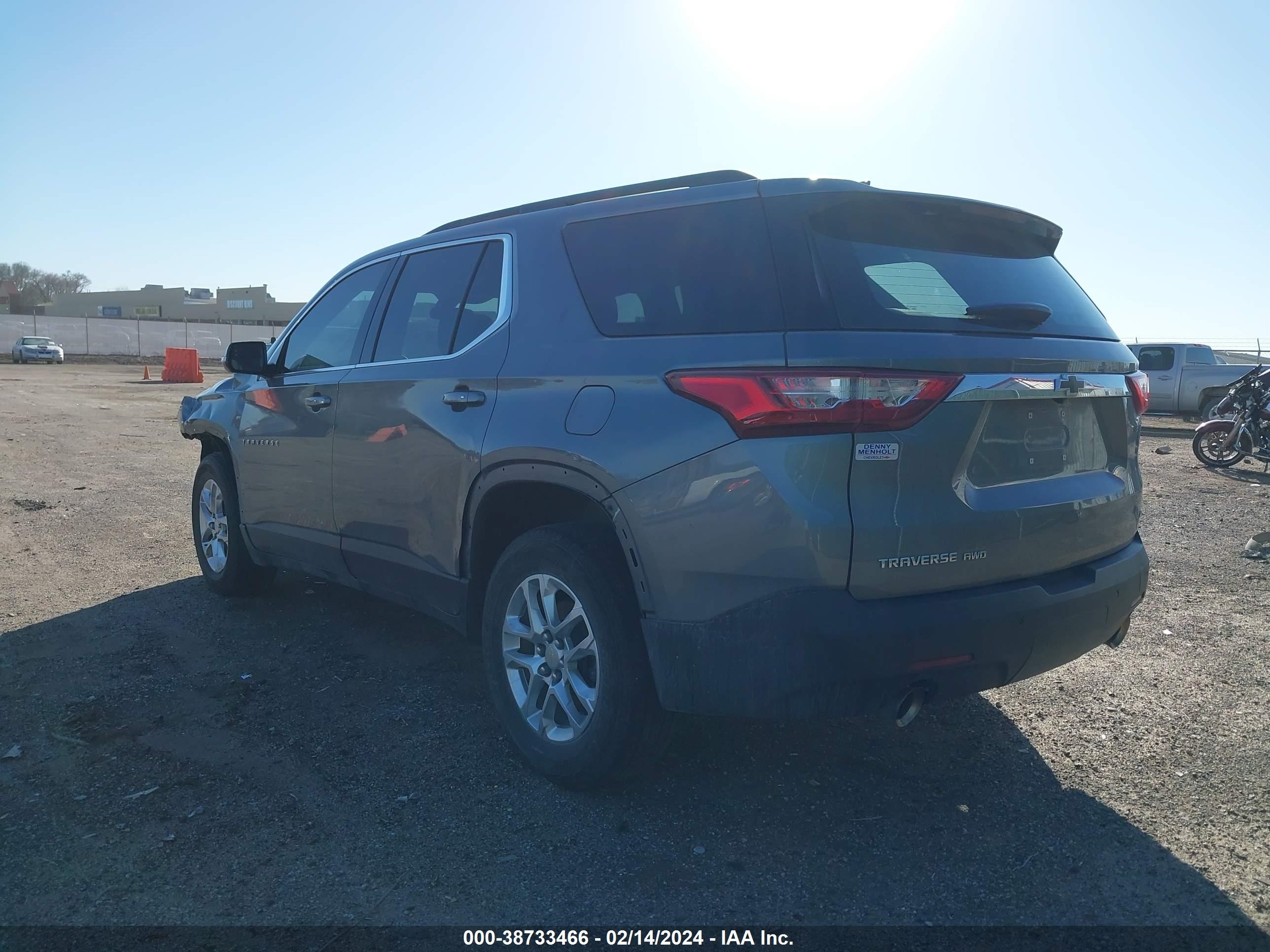 Photo 2 VIN: 1GNEVHKWXKJ202081 - CHEVROLET TRAVERSE 