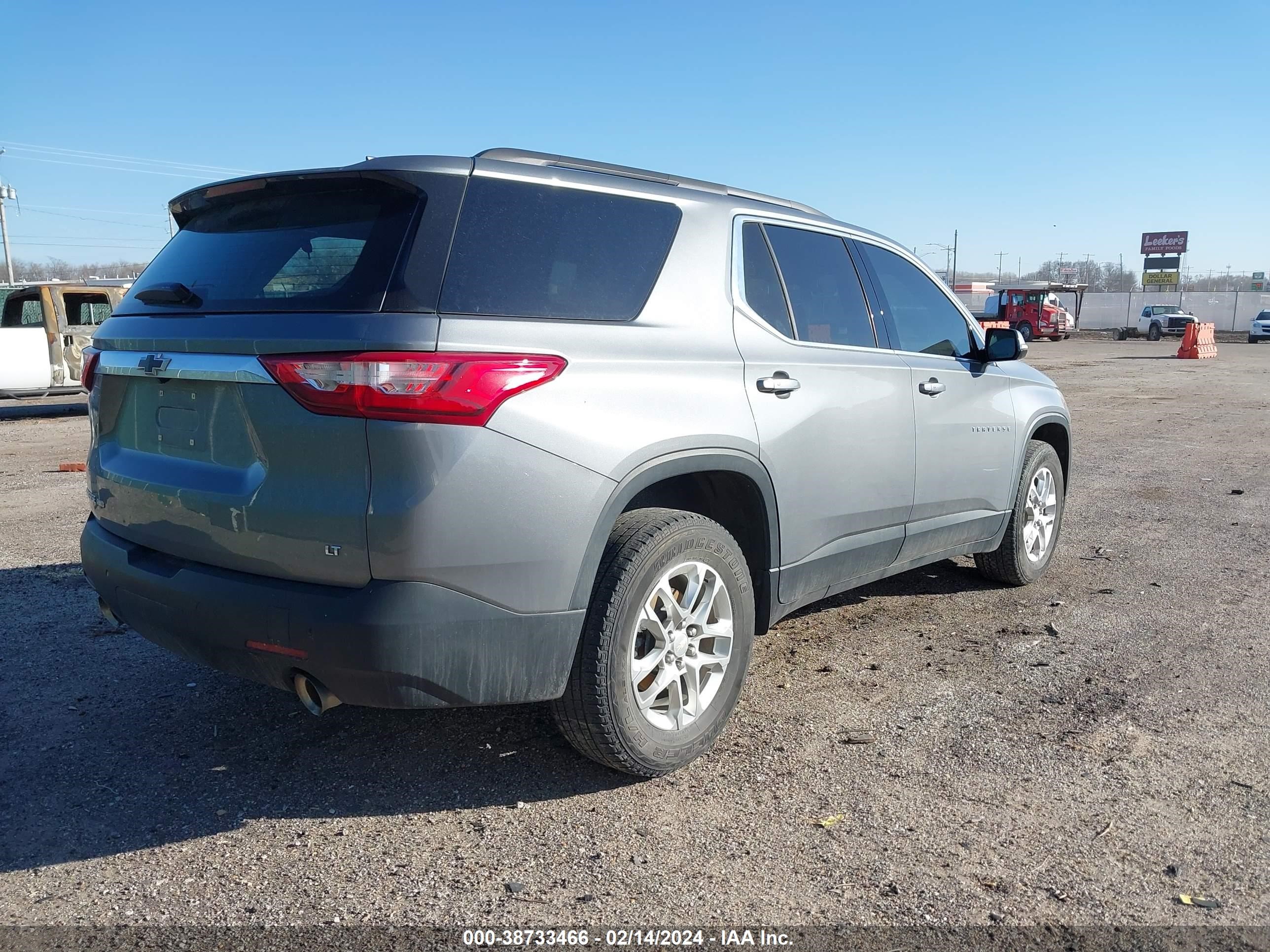 Photo 3 VIN: 1GNEVHKWXKJ202081 - CHEVROLET TRAVERSE 