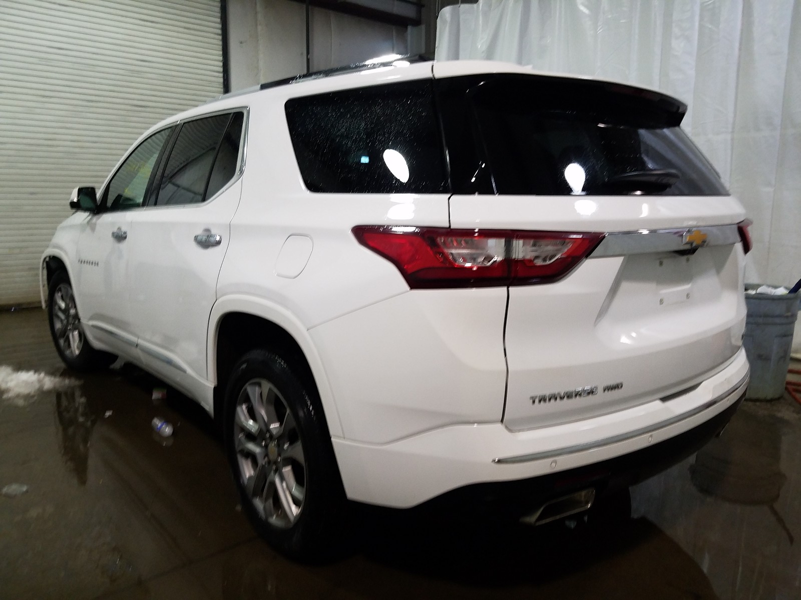 Photo 2 VIN: 1GNEVJKW1JJ250865 - CHEVROLET TRAVERSE P 