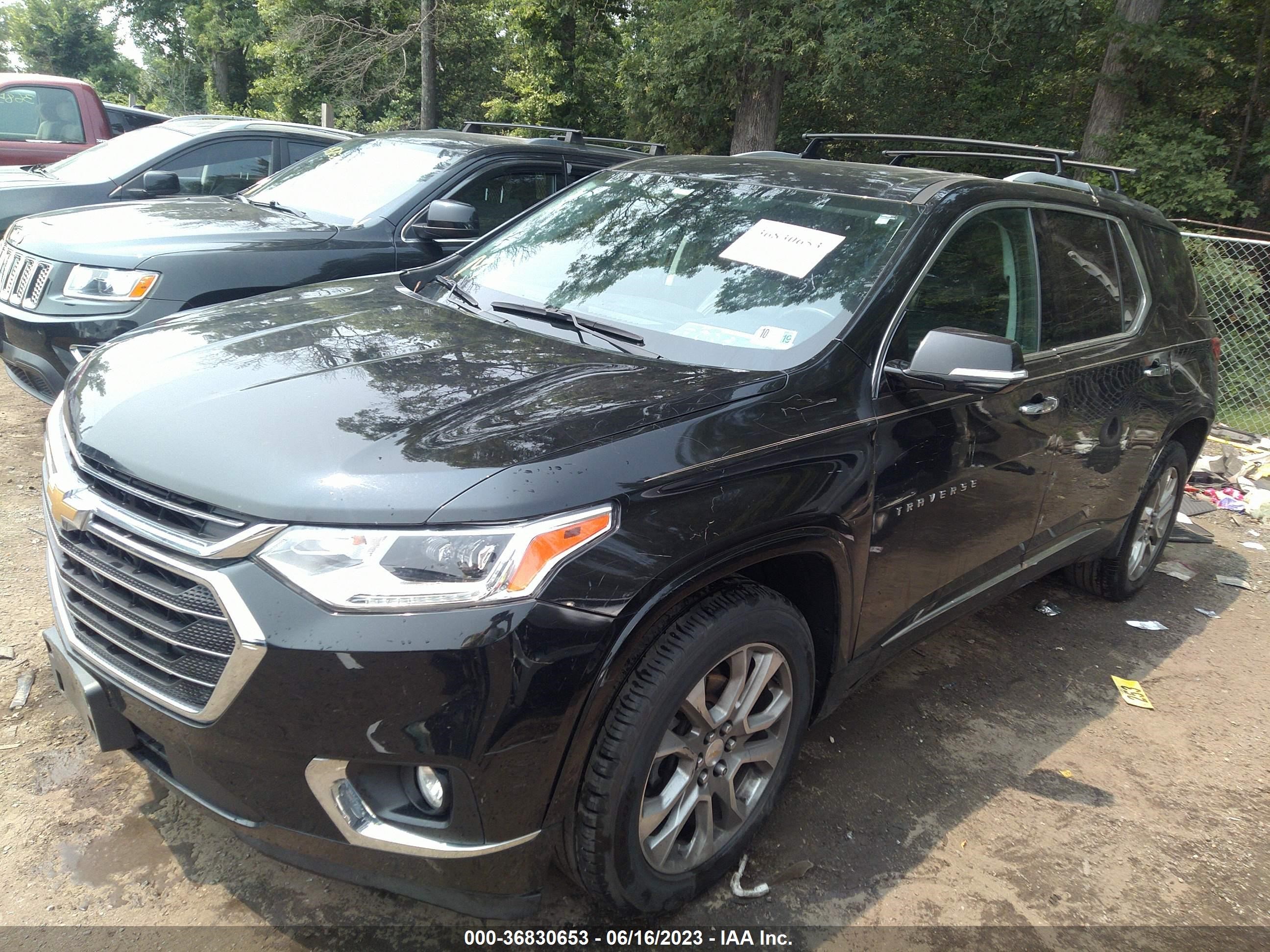 Photo 1 VIN: 1GNEVJKW4JJ106873 - CHEVROLET TRAVERSE 