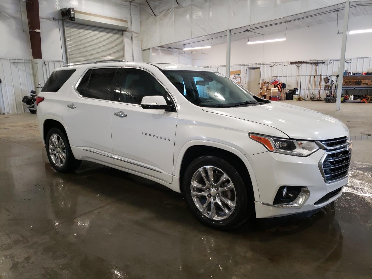 Photo 3 VIN: 1GNEVJKW4KJ261148 - CHEVROLET TRAVERSE 