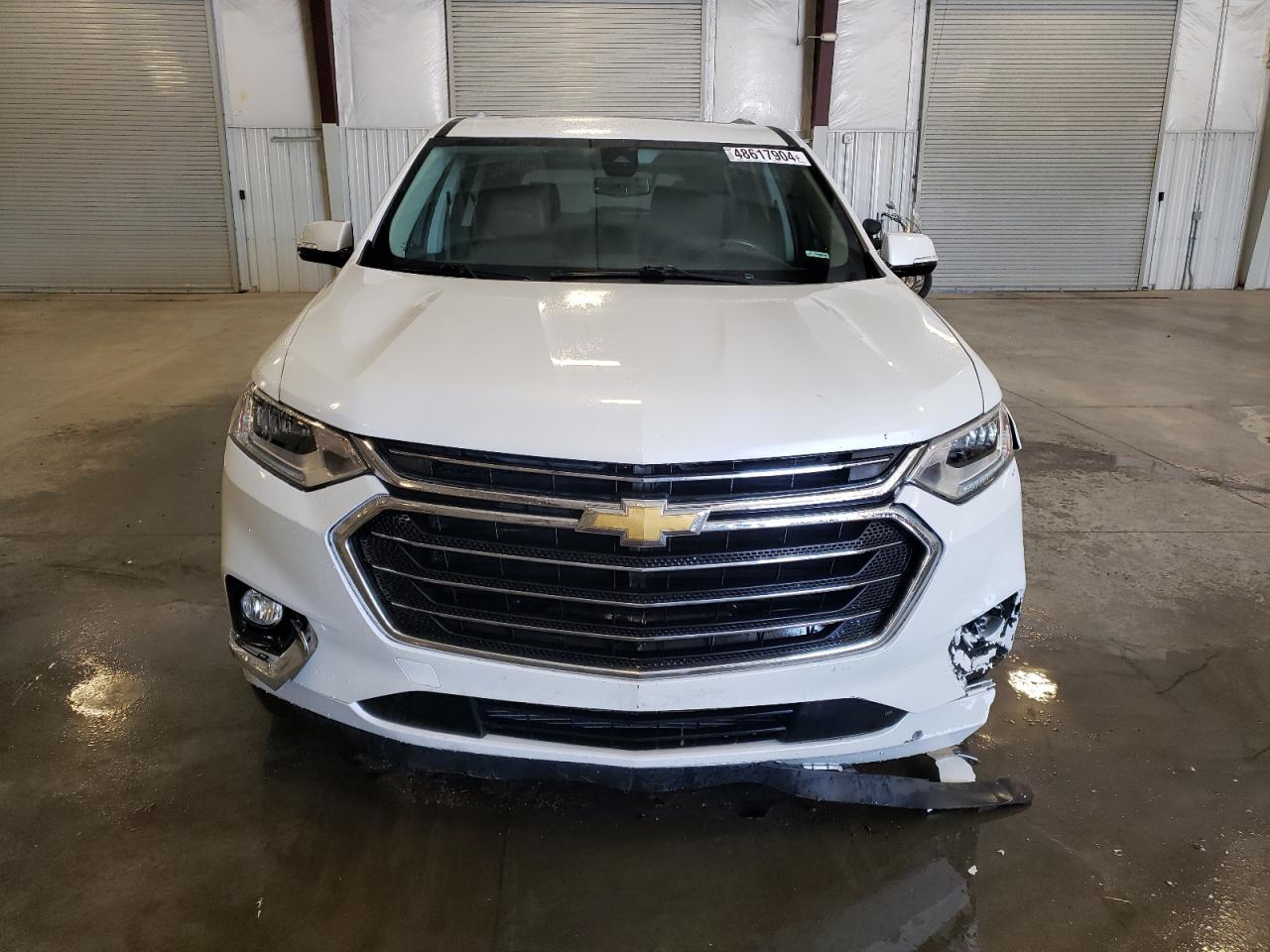 Photo 4 VIN: 1GNEVJKW4KJ261148 - CHEVROLET TRAVERSE 