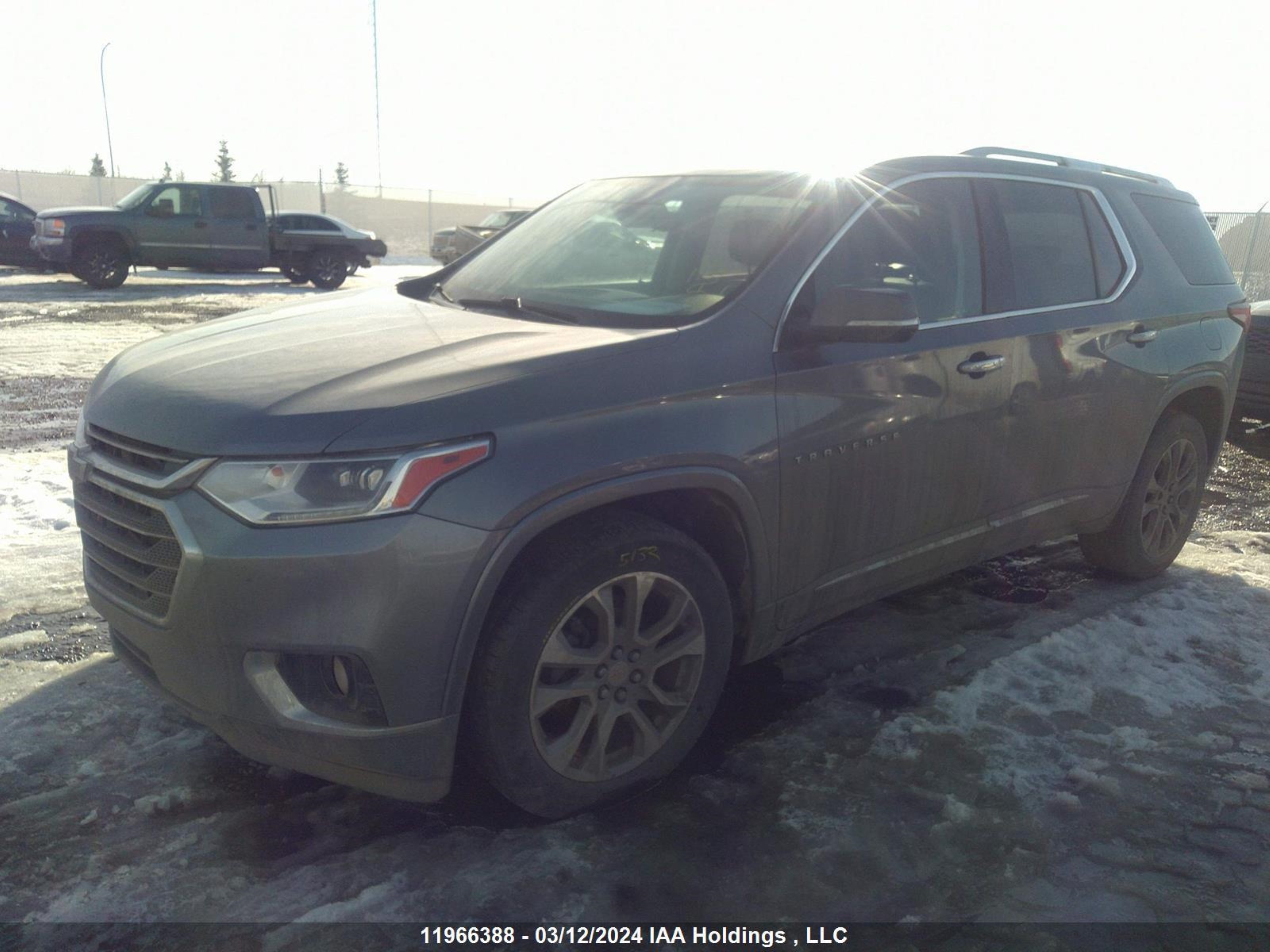 Photo 1 VIN: 1GNEVJKW6JJ121004 - CHEVROLET TRAVERSE 