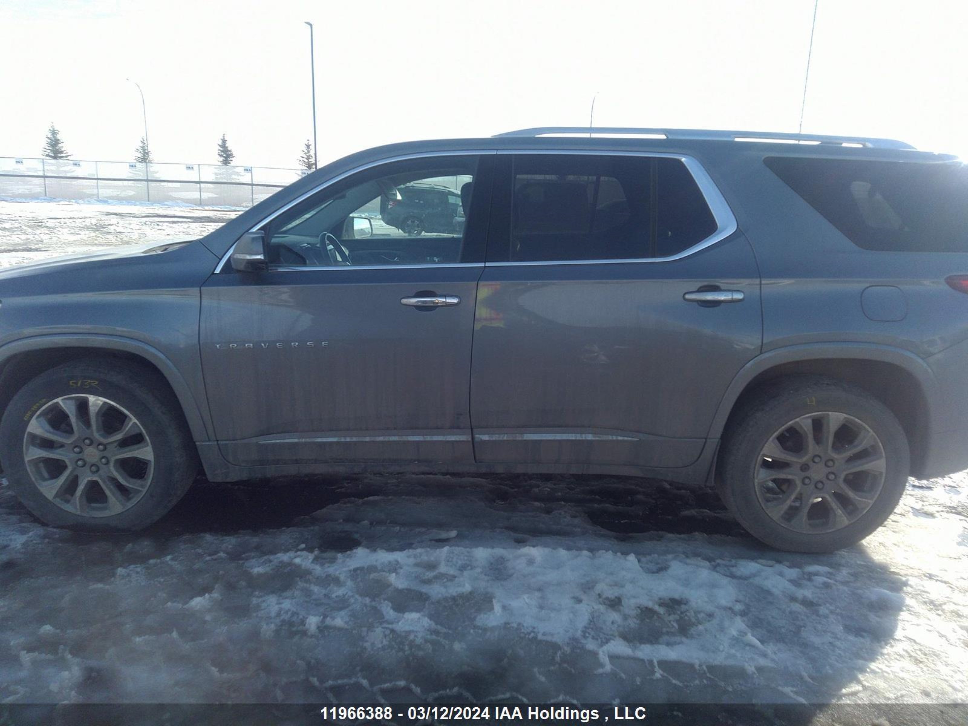 Photo 13 VIN: 1GNEVJKW6JJ121004 - CHEVROLET TRAVERSE 