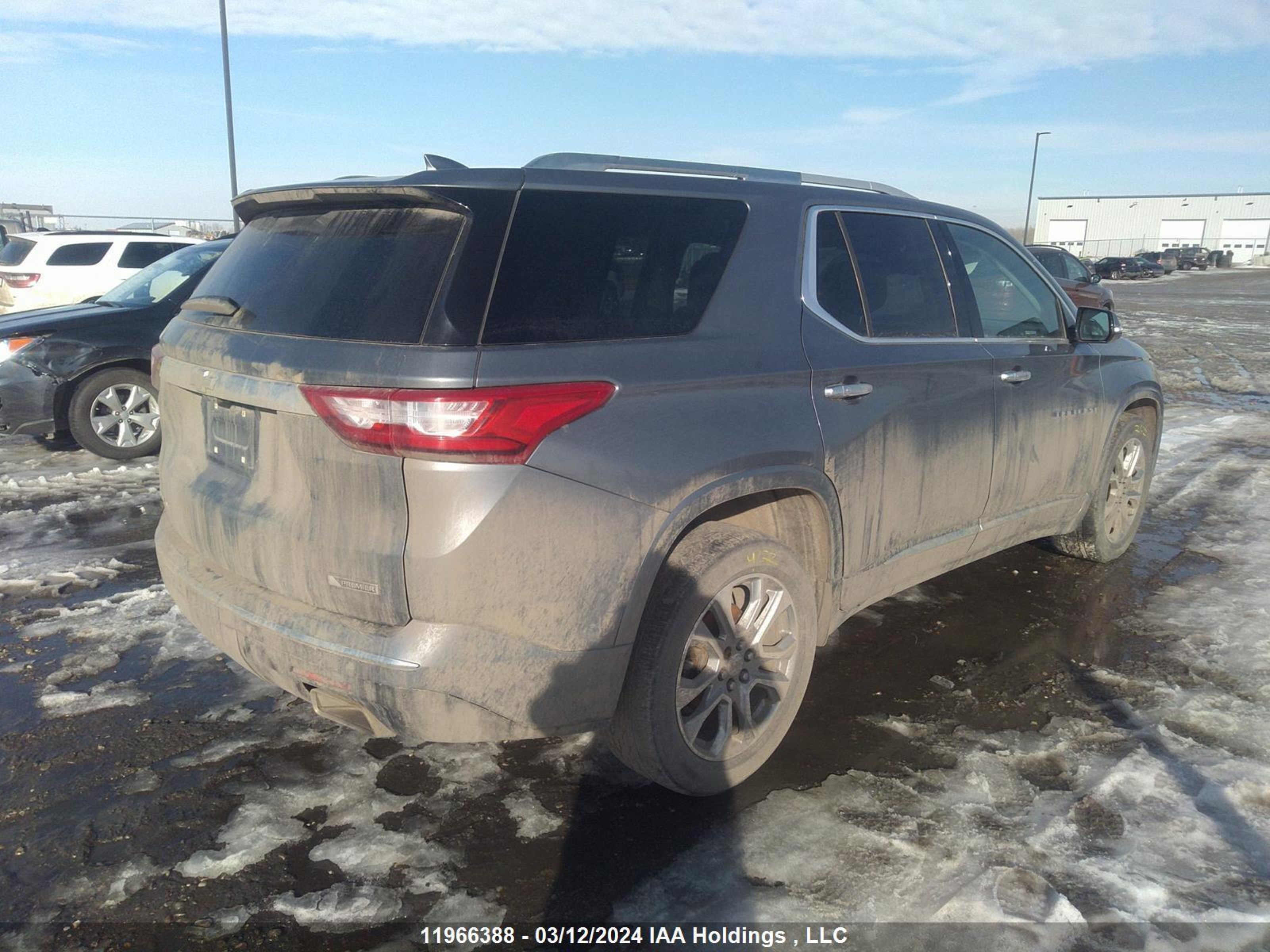 Photo 3 VIN: 1GNEVJKW6JJ121004 - CHEVROLET TRAVERSE 