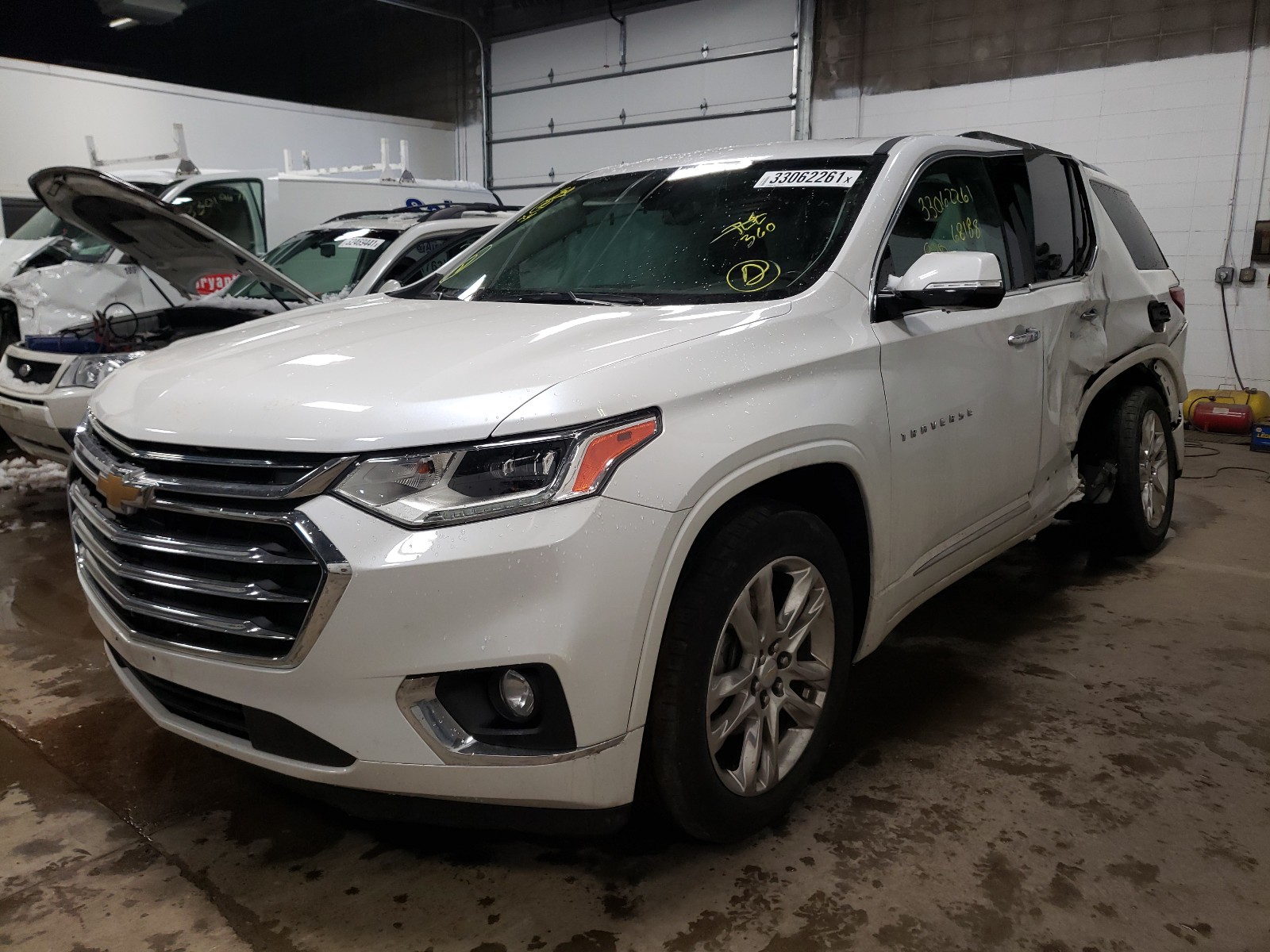 Photo 1 VIN: 1GNEVKKW4JJ182115 - CHEVROLET TRAVERSE H 