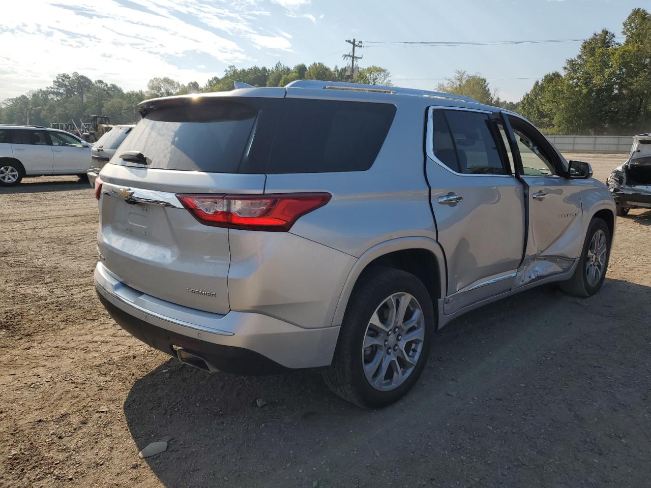 Photo 2 VIN: 1GNEVKKW9MJ153438 - CHEVROLET TRAVERSE 