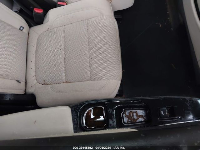 Photo 7 VIN: 1GNEVLKW0PJ241515 - CHEVROLET TRAVERSE 