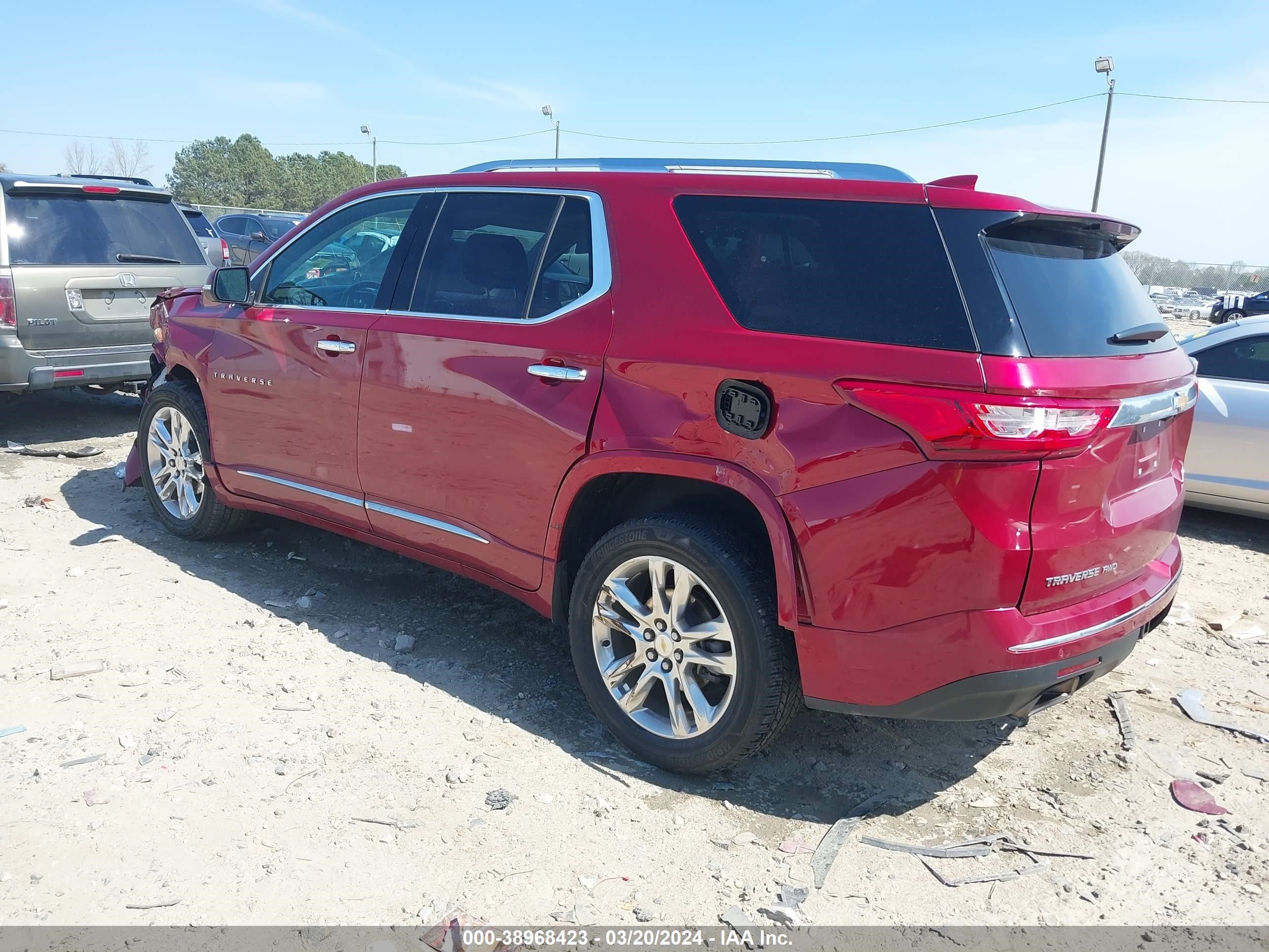 Photo 2 VIN: 1GNEVNKW9MJ127777 - CHEVROLET TRAVERSE 