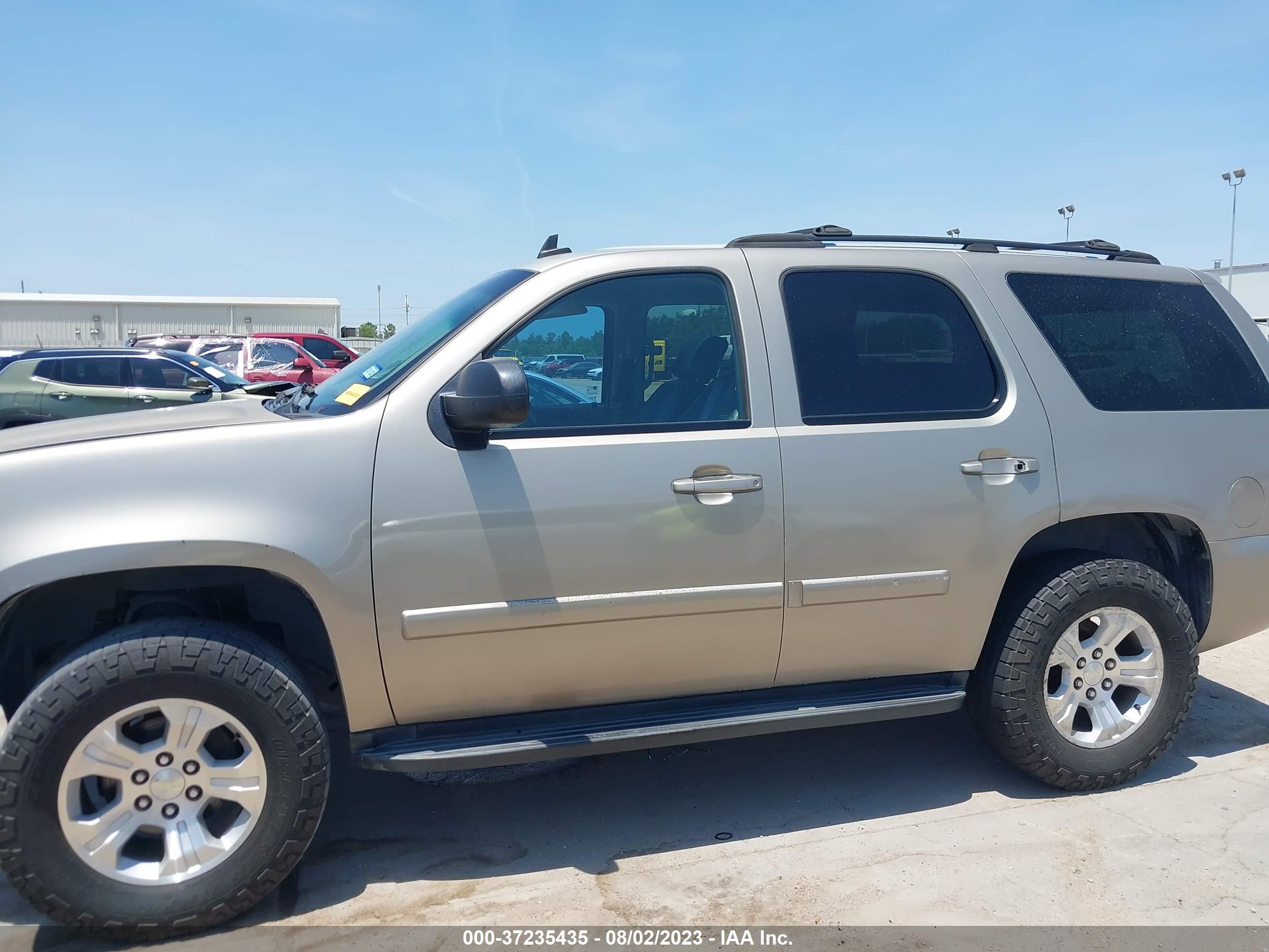 Photo 14 VIN: 1GNFC13007R204040 - CHEVROLET TAHOE 