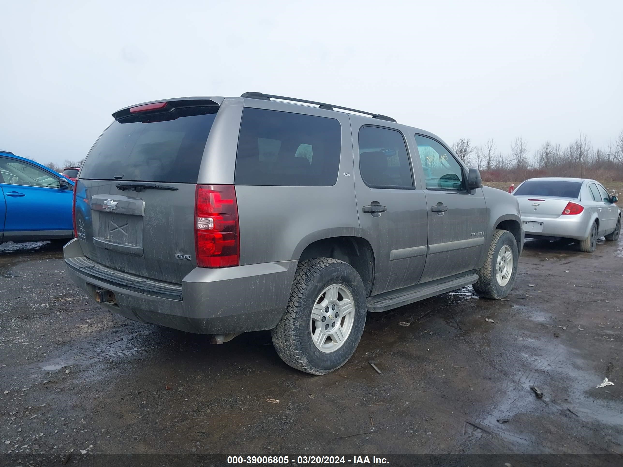 Photo 3 VIN: 1GNFC13007R247650 - CHEVROLET TAHOE 