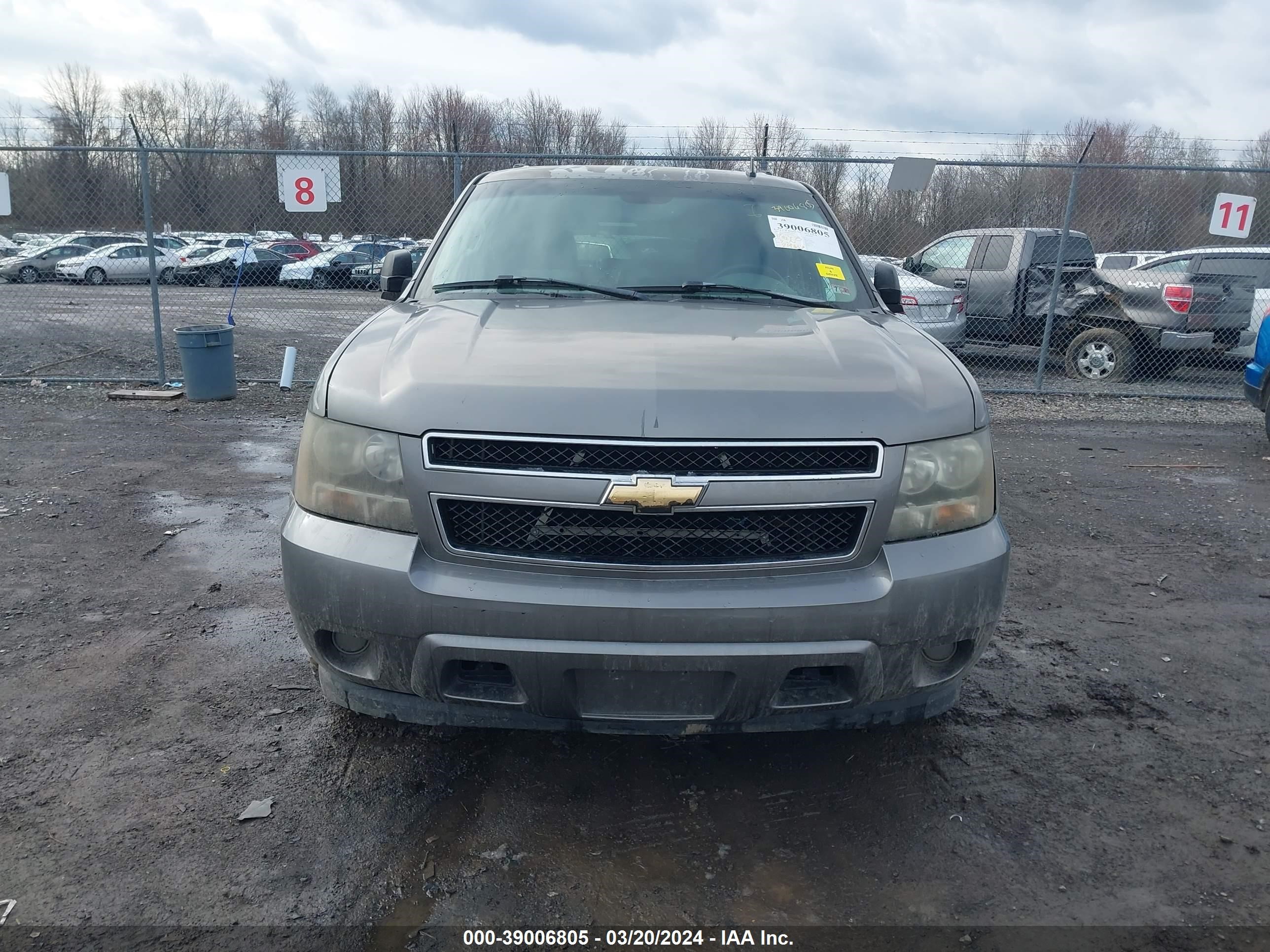 Photo 5 VIN: 1GNFC13007R247650 - CHEVROLET TAHOE 