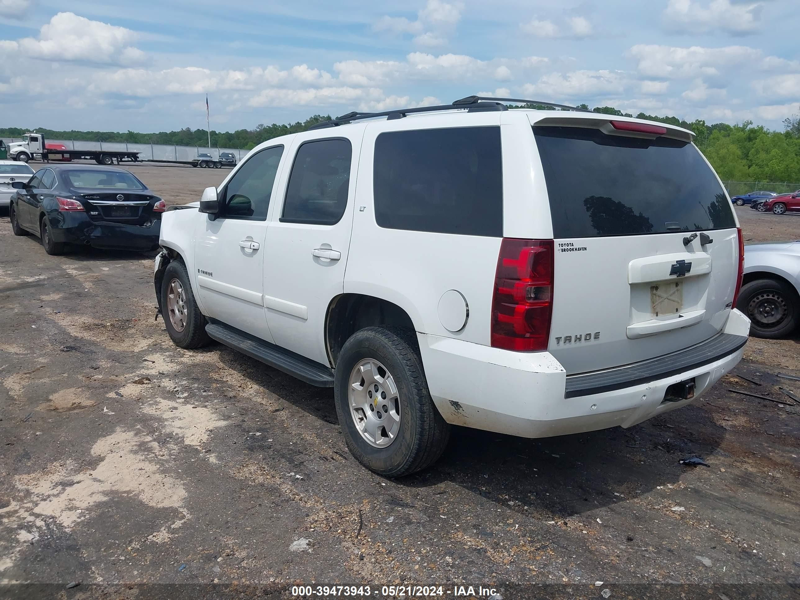 Photo 2 VIN: 1GNFC13007R421197 - CHEVROLET TAHOE 