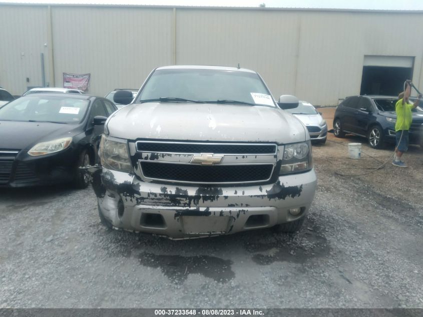 Photo 11 VIN: 1GNFC13008R149252 - CHEVROLET TAHOE 