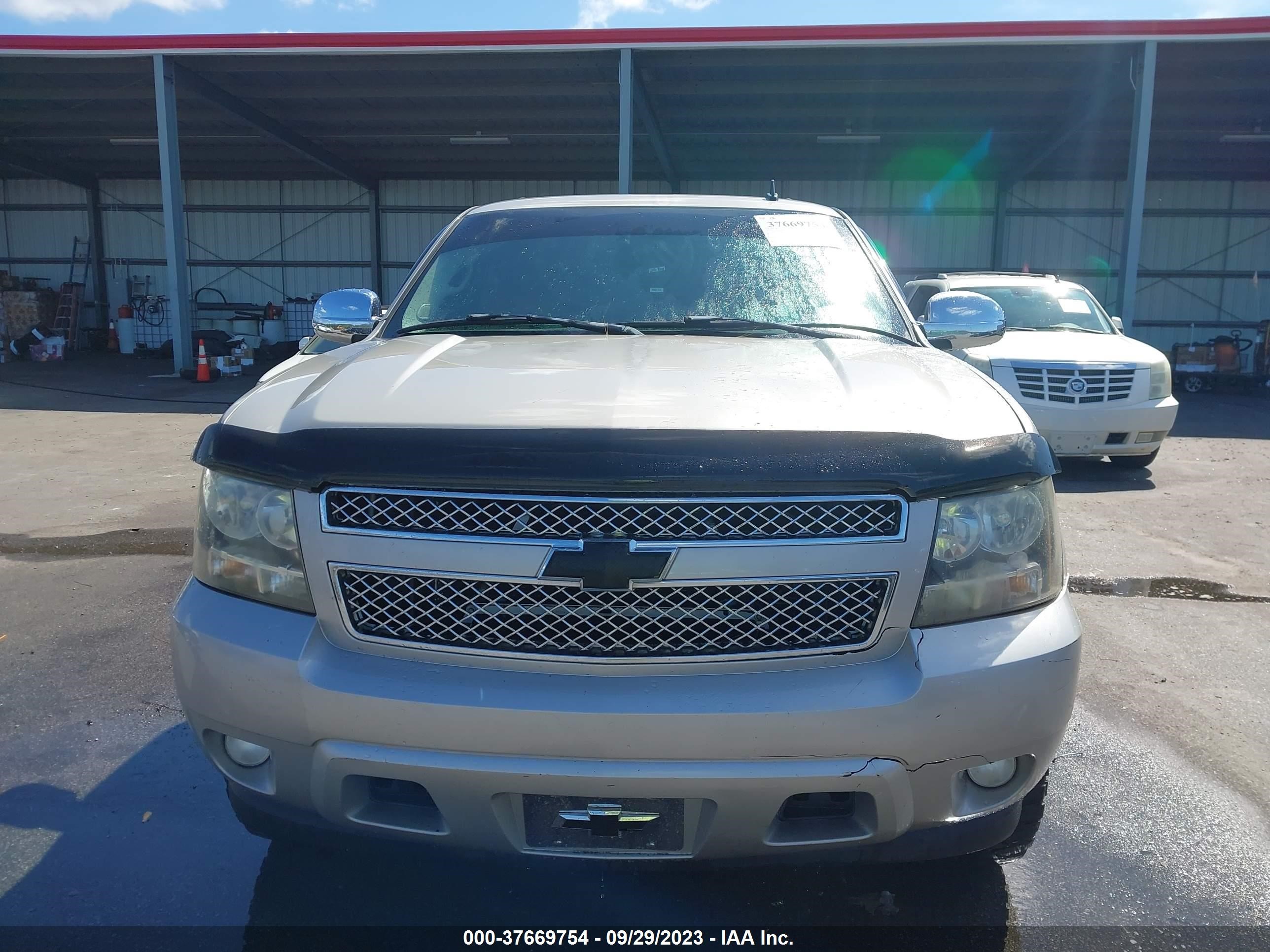 Photo 5 VIN: 1GNFC13017J334424 - CHEVROLET TAHOE 