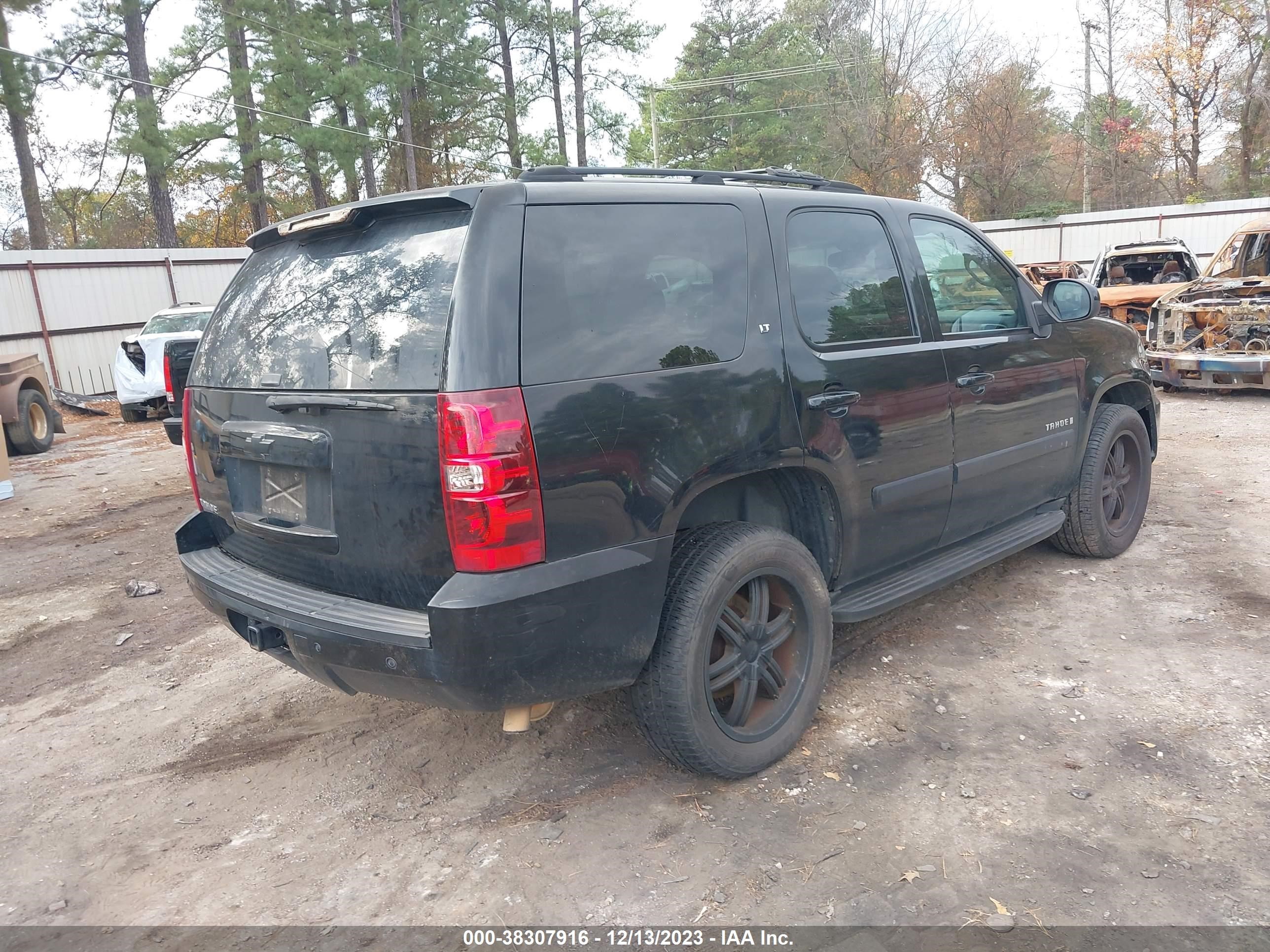 Photo 3 VIN: 1GNFC13017R123497 - CHEVROLET TAHOE 