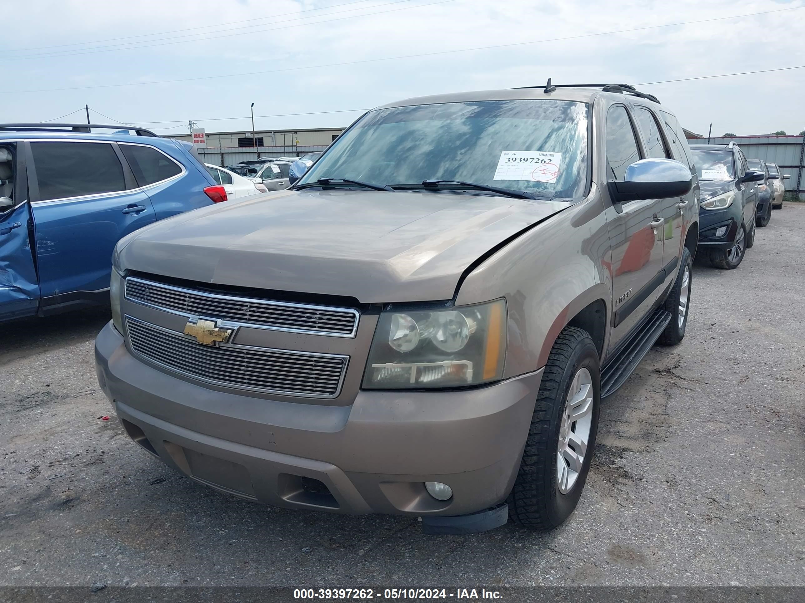 Photo 1 VIN: 1GNFC13017R140624 - CHEVROLET TAHOE 