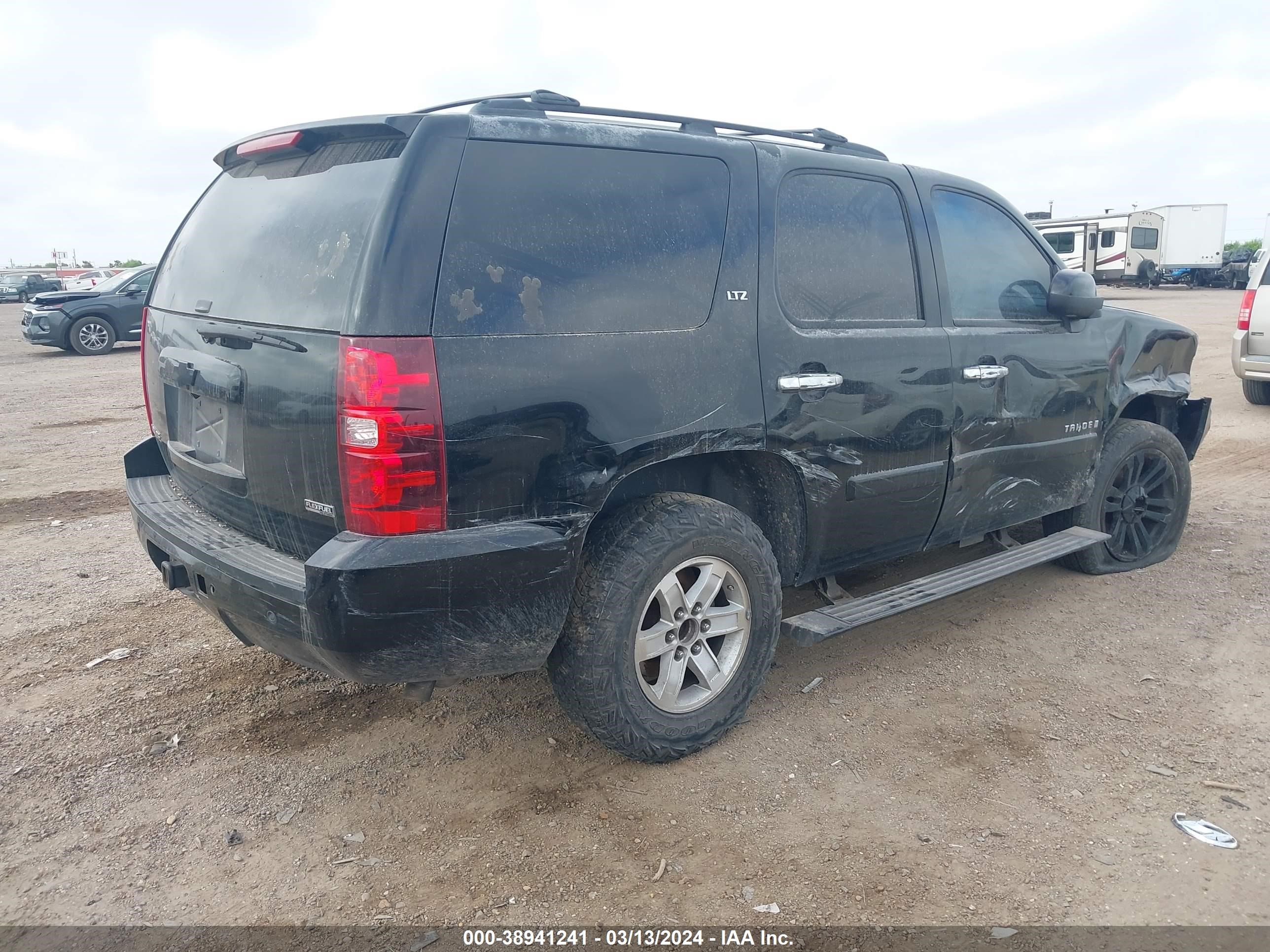 Photo 3 VIN: 1GNFC13018J218657 - CHEVROLET TAHOE 